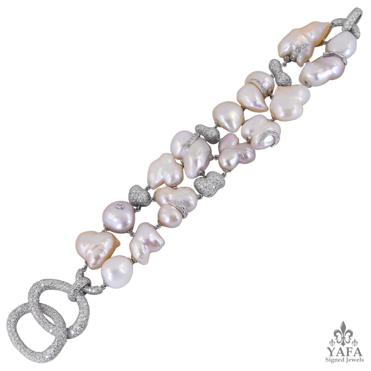 Round Cut SABBADINI Diamond and Pearl Bracelet & Earring Suite For Sale