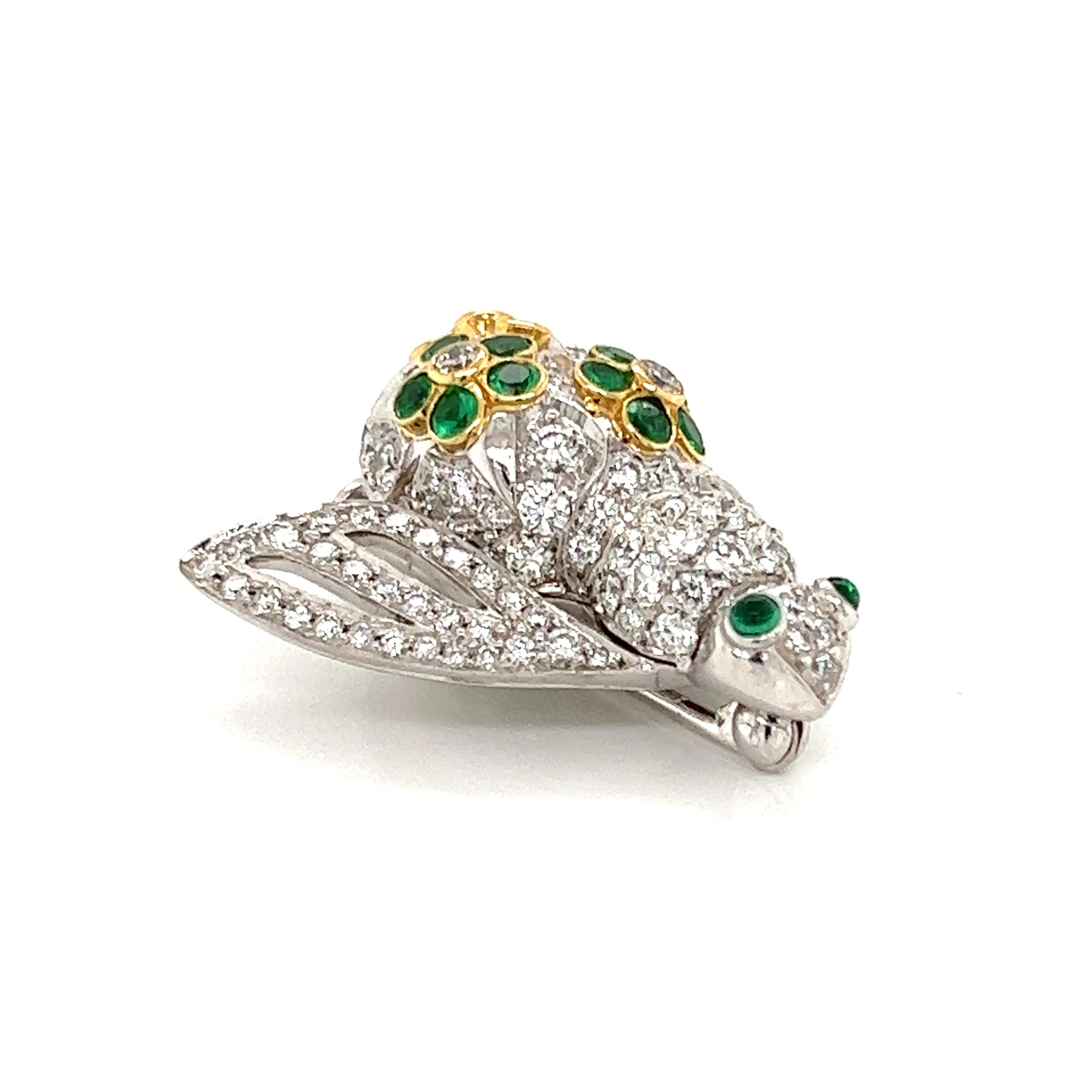 Modern Sabbadini Diamond & Emerald 18k Gold Bee Pin Brooch For Sale