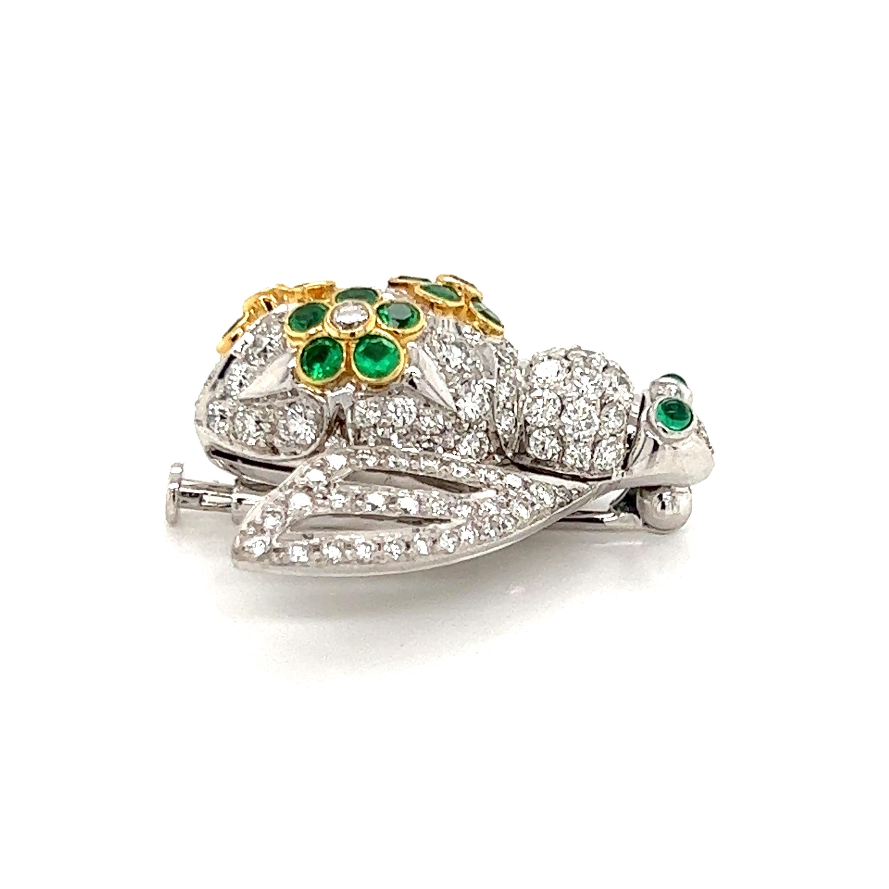 Brilliant Cut Sabbadini Diamond & Emerald 18k Gold Bee Pin Brooch For Sale