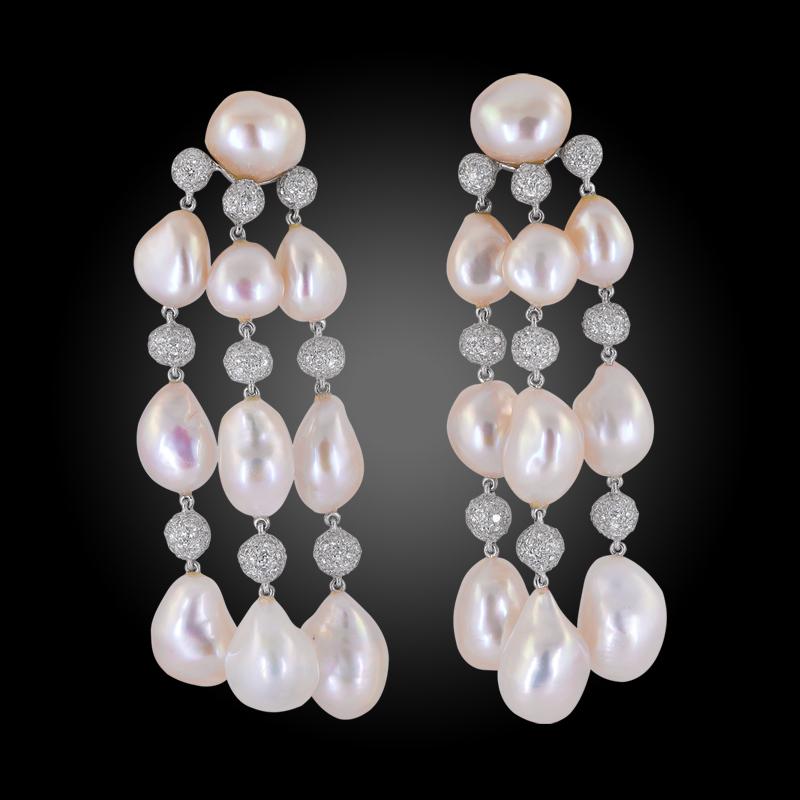 Round Cut Sabbadini Diamond Pearl White Gold Bracelet and Earrings Suite For Sale
