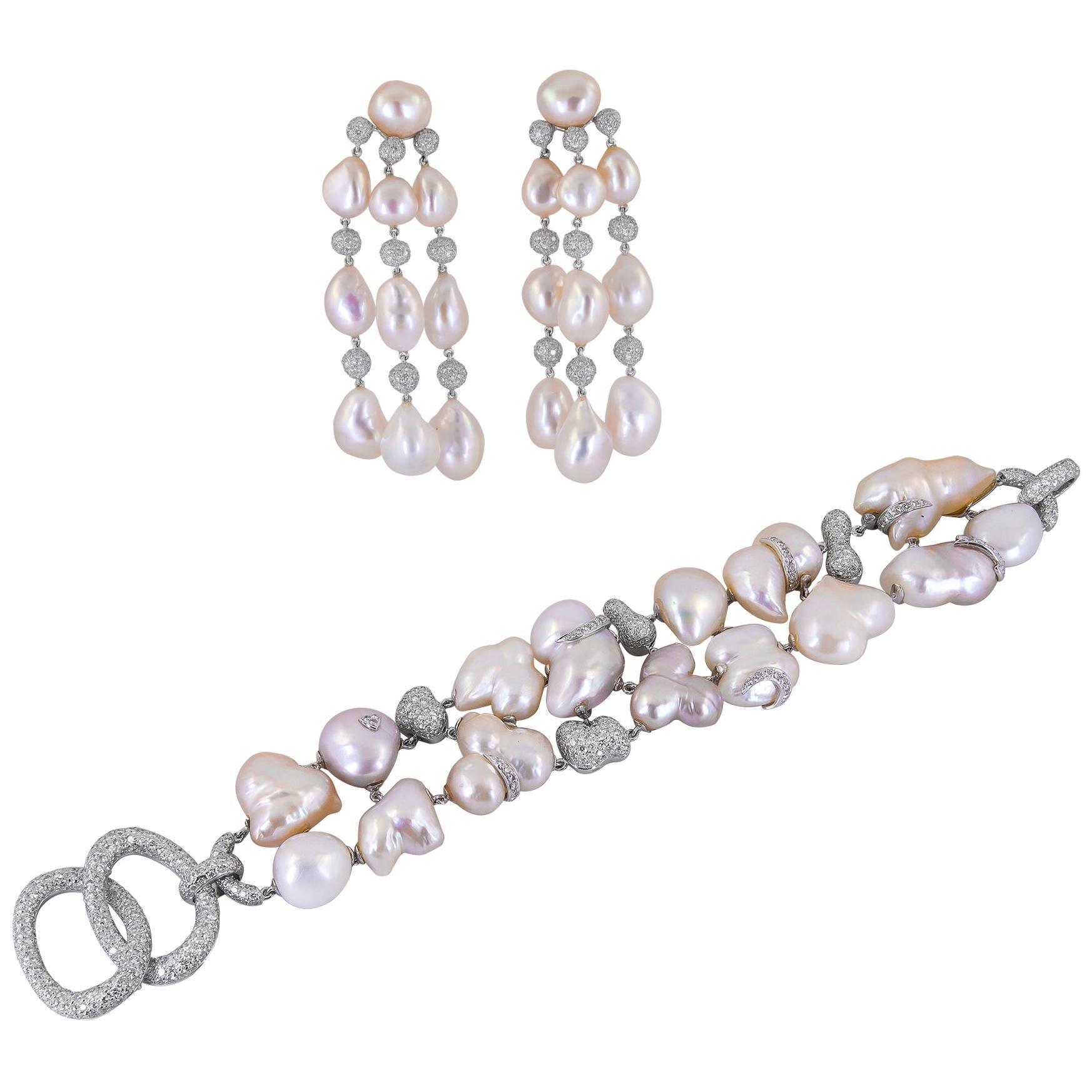 Sabbadini Diamond Pearl White Gold Bracelet and Earrings Suite For Sale