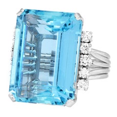 Sabbadini GIA Aguamarina 26,45cts Diamante talla escalonada Anillo de cóctel de oro de 18 quilates