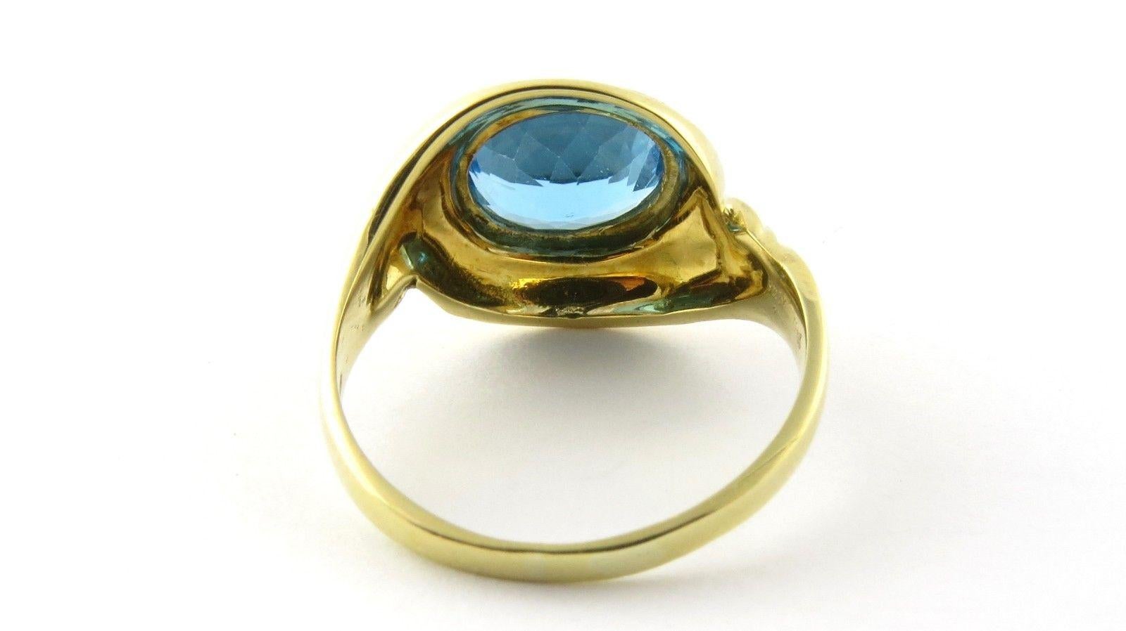 Sabbadini Gioielli 18K Yellow Gold Oval Blue Topaz Ring
This authentic Sabbadini ring is set with a stunning oval blue topaz stone.

Blue Topaz is approx. 9mm x 6.5 mm

Front of ring is approx. 18mm x 14mm

Shank of ring is 2mm wide

5.4 g / 3.4