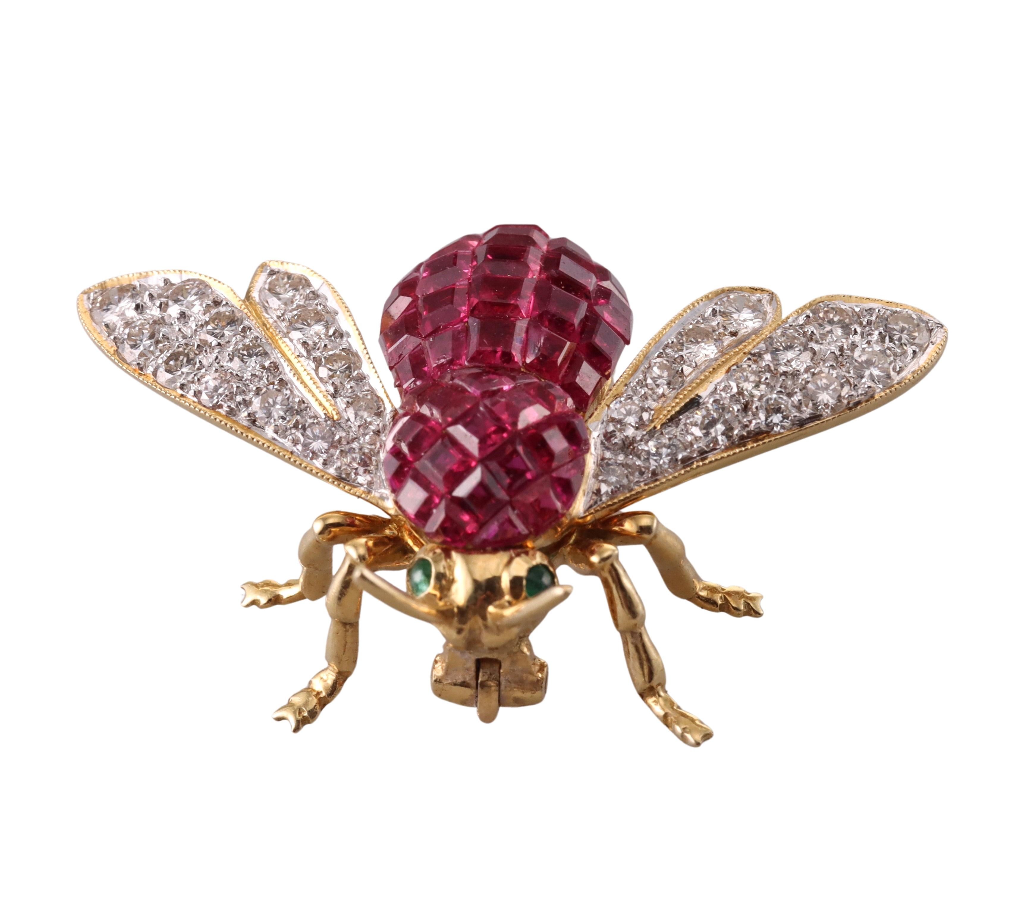 Round Cut Sabbadini Invisible Set Ruby Diamond Emerald Gold Bee Brooch  For Sale