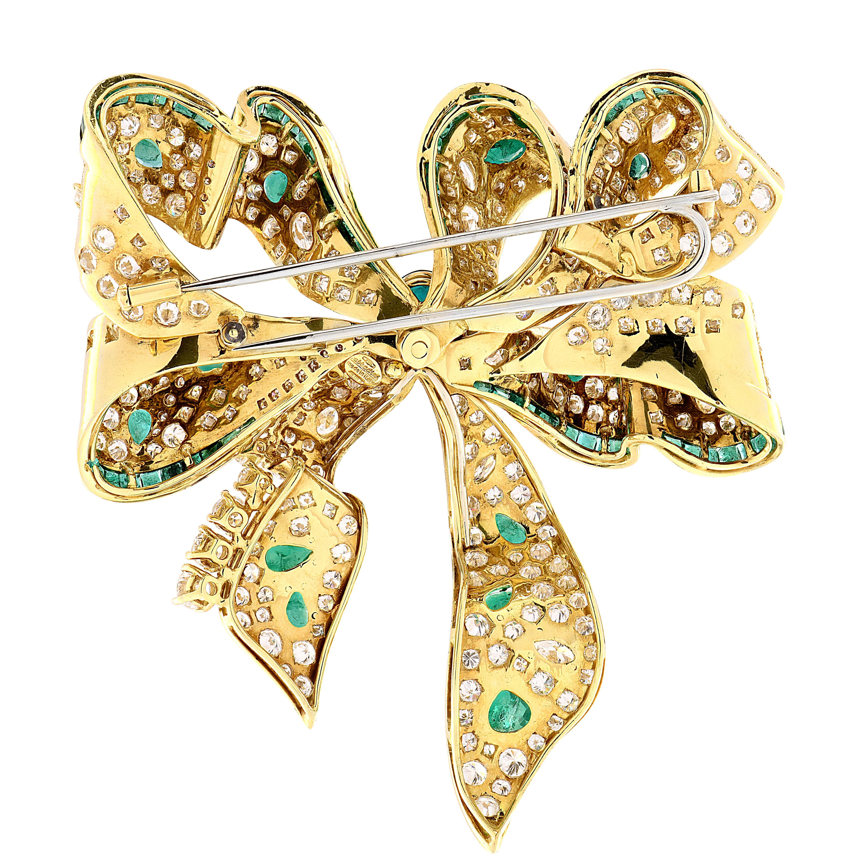 Sabbadini Italy 20ct Diamond & Emerald Bow Brooch In Excellent Condition For Sale In West Palm Beach, FL