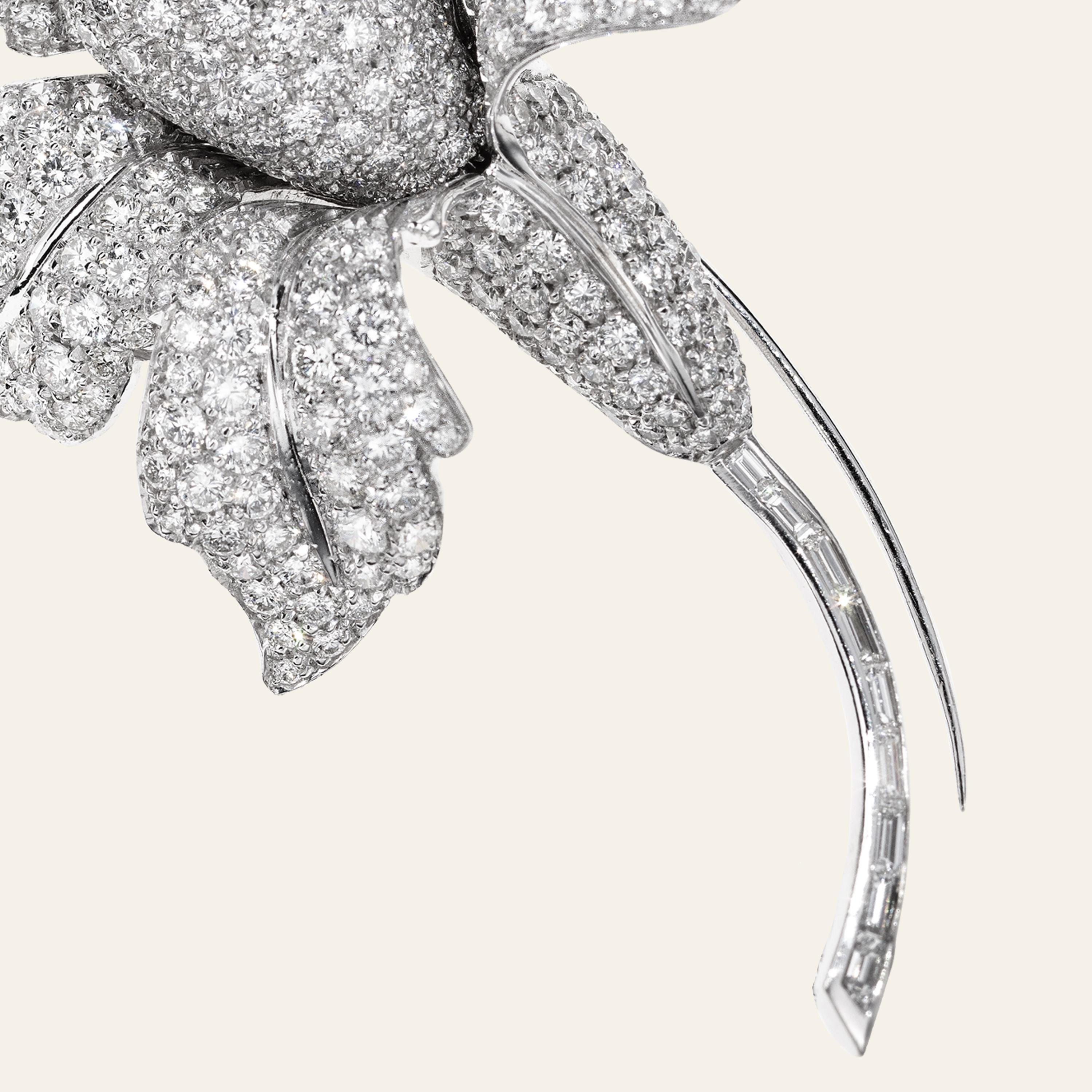 Art Deco Sabbadini Jewelry Diamond and Platinum Flower Brooch For Sale