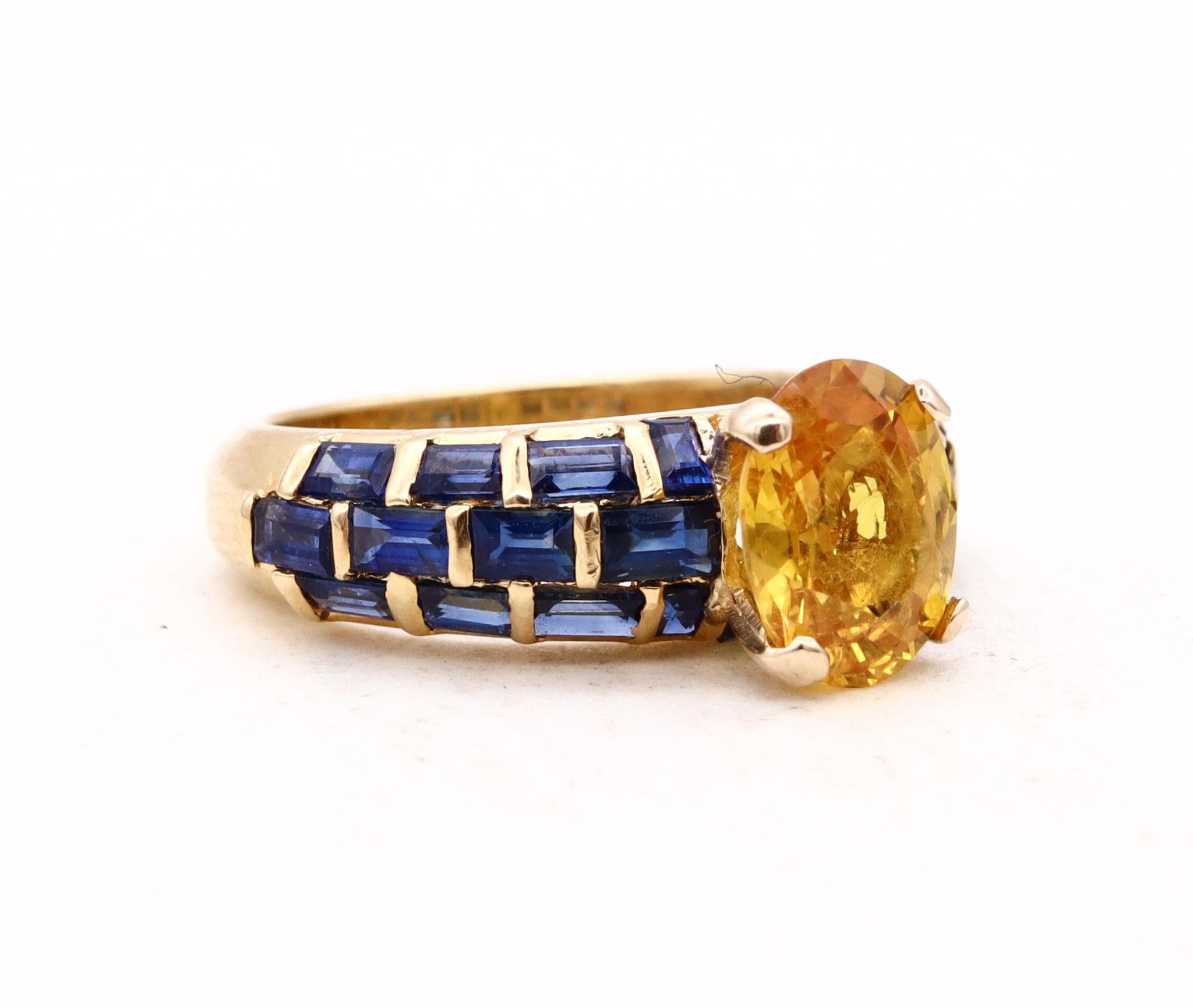 Sabbadini Milano Jeweled Ring 18kt Gold with 4.49 Cts Blue and Yellow Sapphires In Excellent Condition In Miami, FL