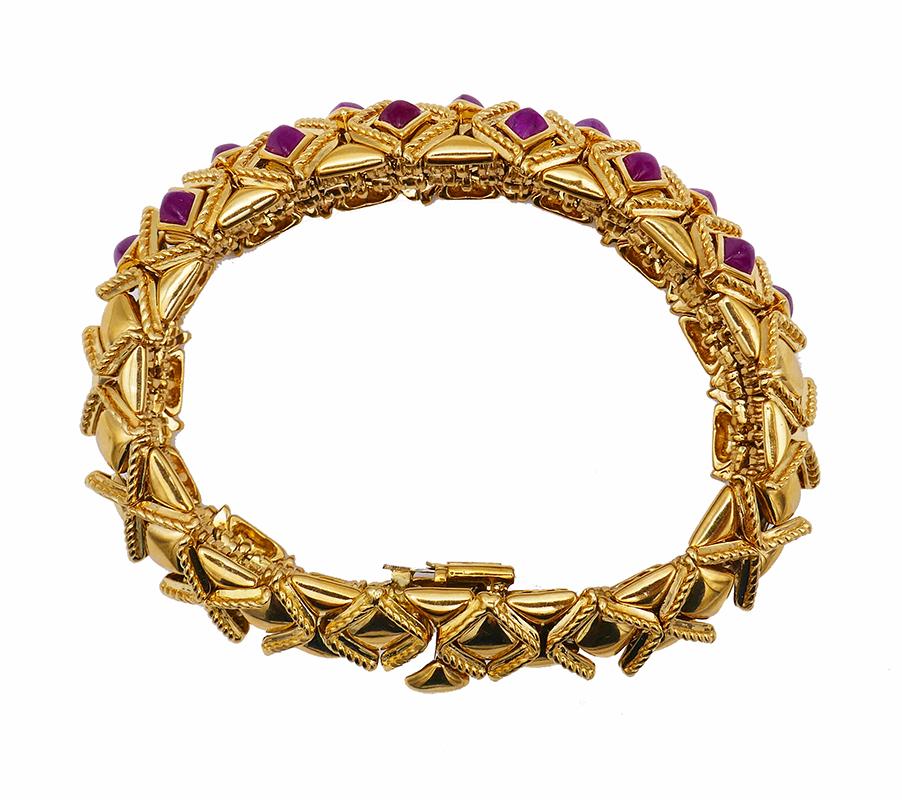 Cabochon Sabbadini Vintage Bracelet 18k Gold Ruby Jewelry, Italy For Sale