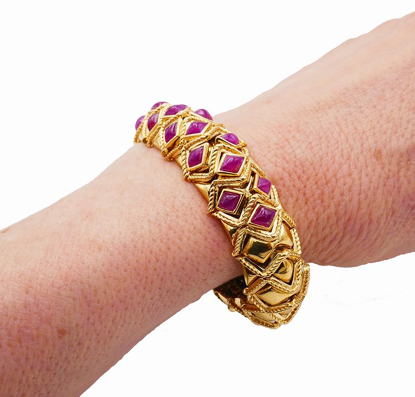Sabbadini Vintage Bracelet 18k Gold Ruby Jewelry, Italy For Sale 3