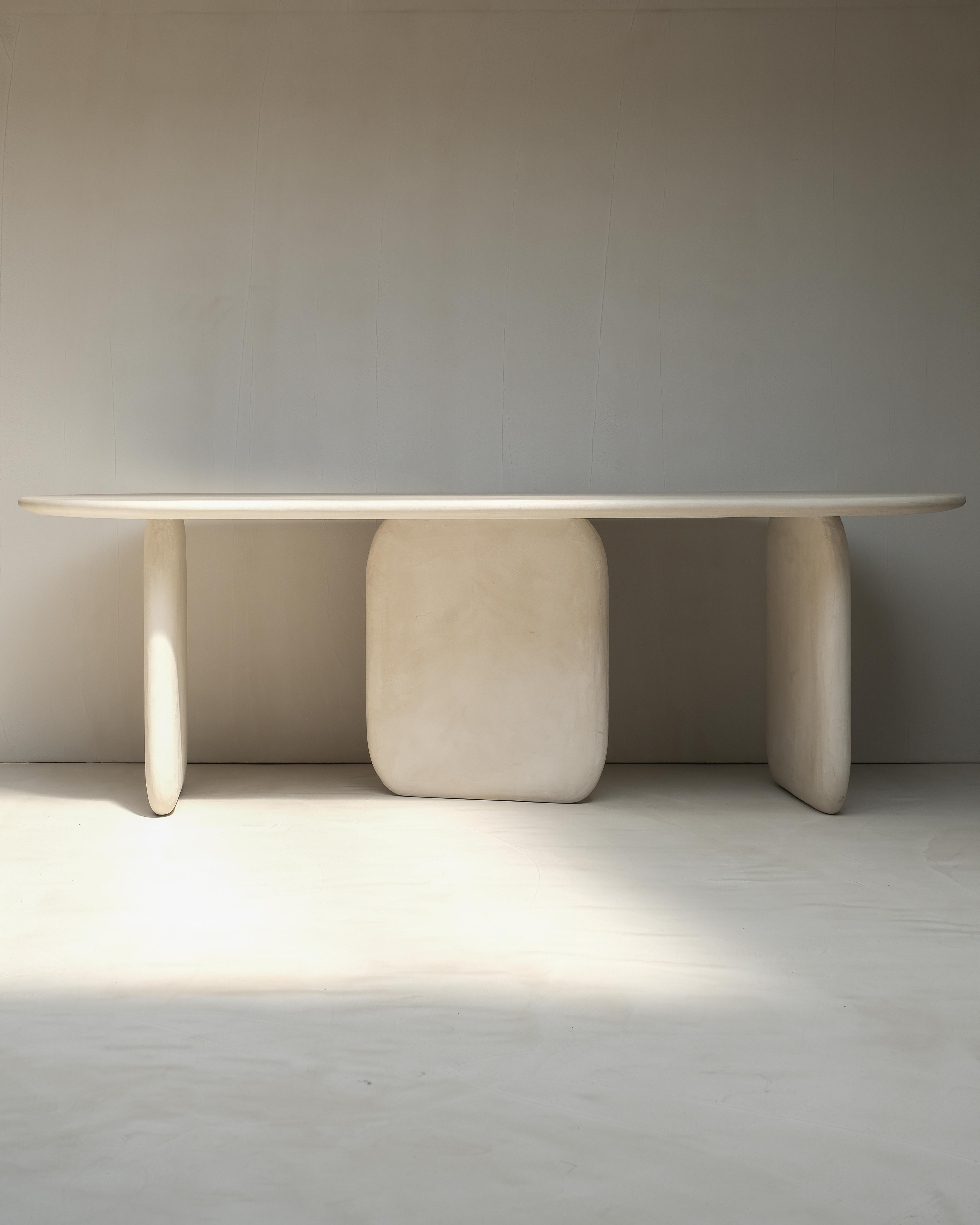 Tavolo da pranzo Sabbia in legno massiccio e gesso minerale colorato di Dennis Kaiser
Dimensioni: D 100 x L 240 x H 70 cm.
Materiali: Legno massiccio e gesso.

Realizzato a mano in Toscana, Italia. Customization is available on request.