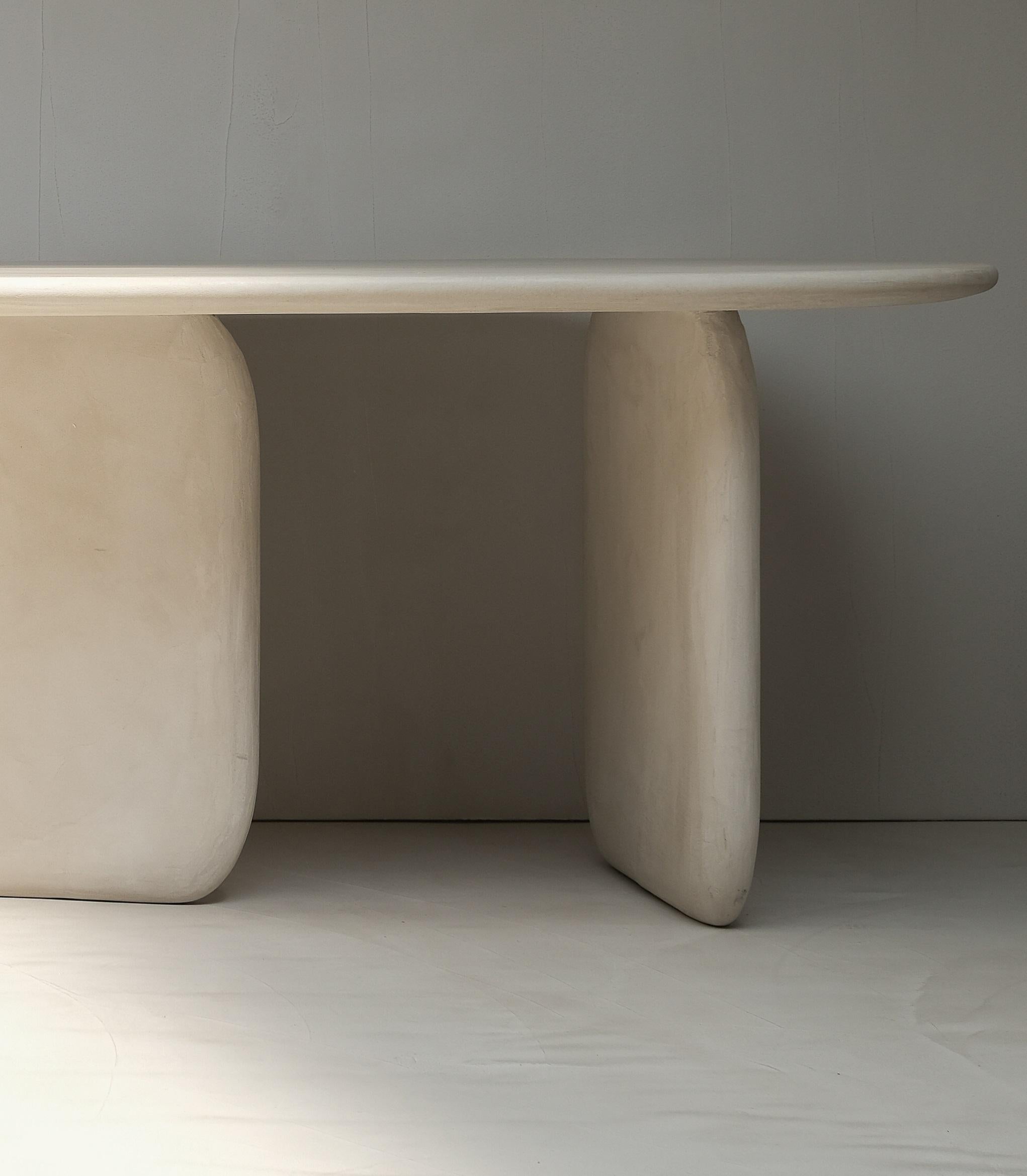 Altro Tavolo da pranzo in legno e intonaco minerale di calce beige naturale di Dennis Kaiser in vendita