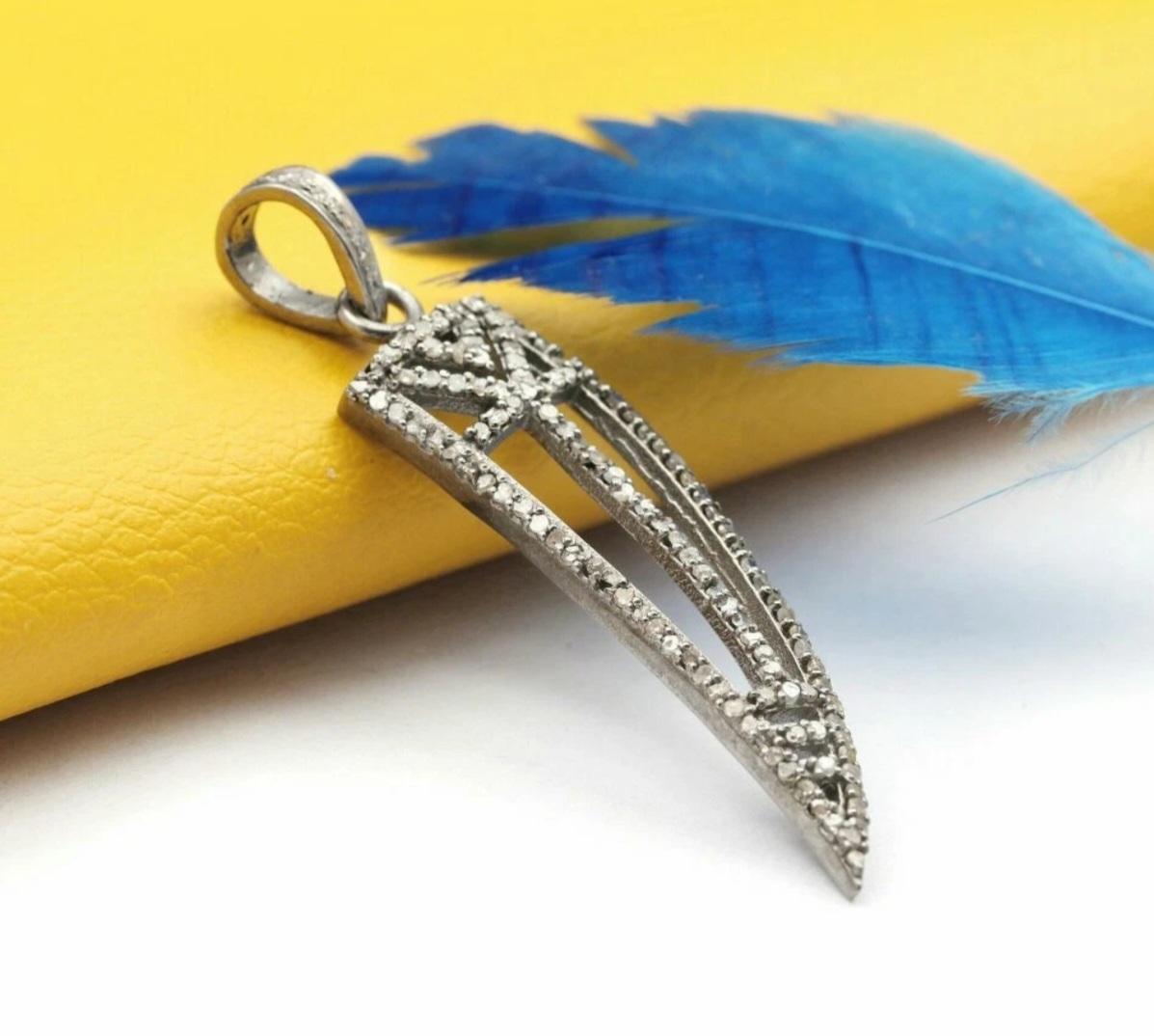 Art déco Saber Tooth Pendant 925 Silver Pave Diamond Tooth Pendant Graduation Gift Charm. en vente