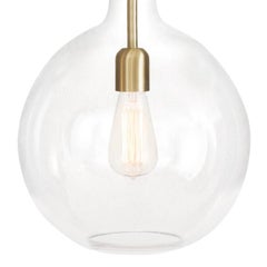 Sabina Grubbeson Lámpara de techo Rosdala de latón y cristal transparente by Konsthantverk