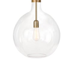 Sabina Grubbeson Rosdala Lampada da soffitto grande in ottone e vetro trasparente di Konsthantverk