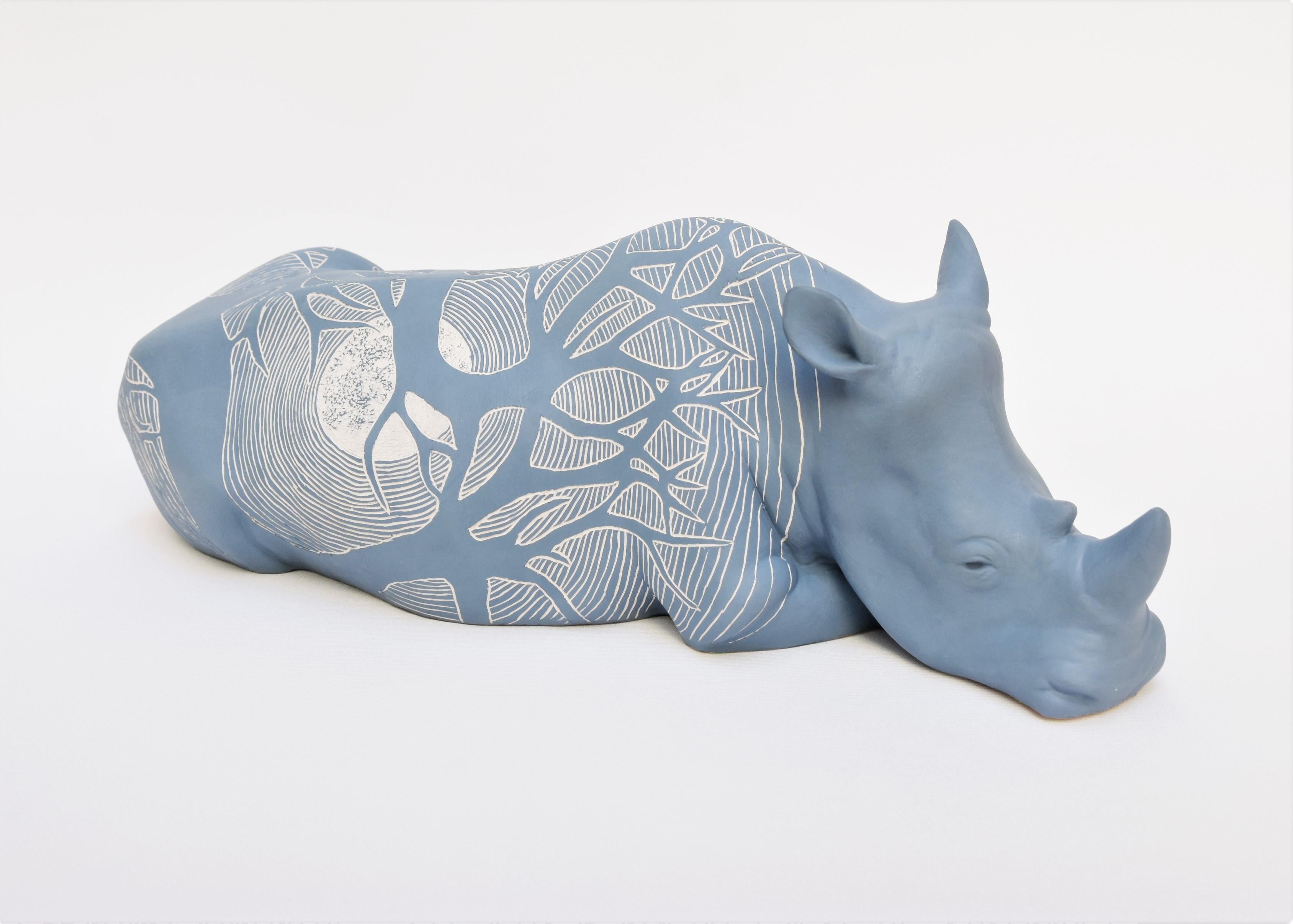 « Rhinoceros - Le clair de lune », sculpture animalière unique, céramique, technique sgraffite en vente 2