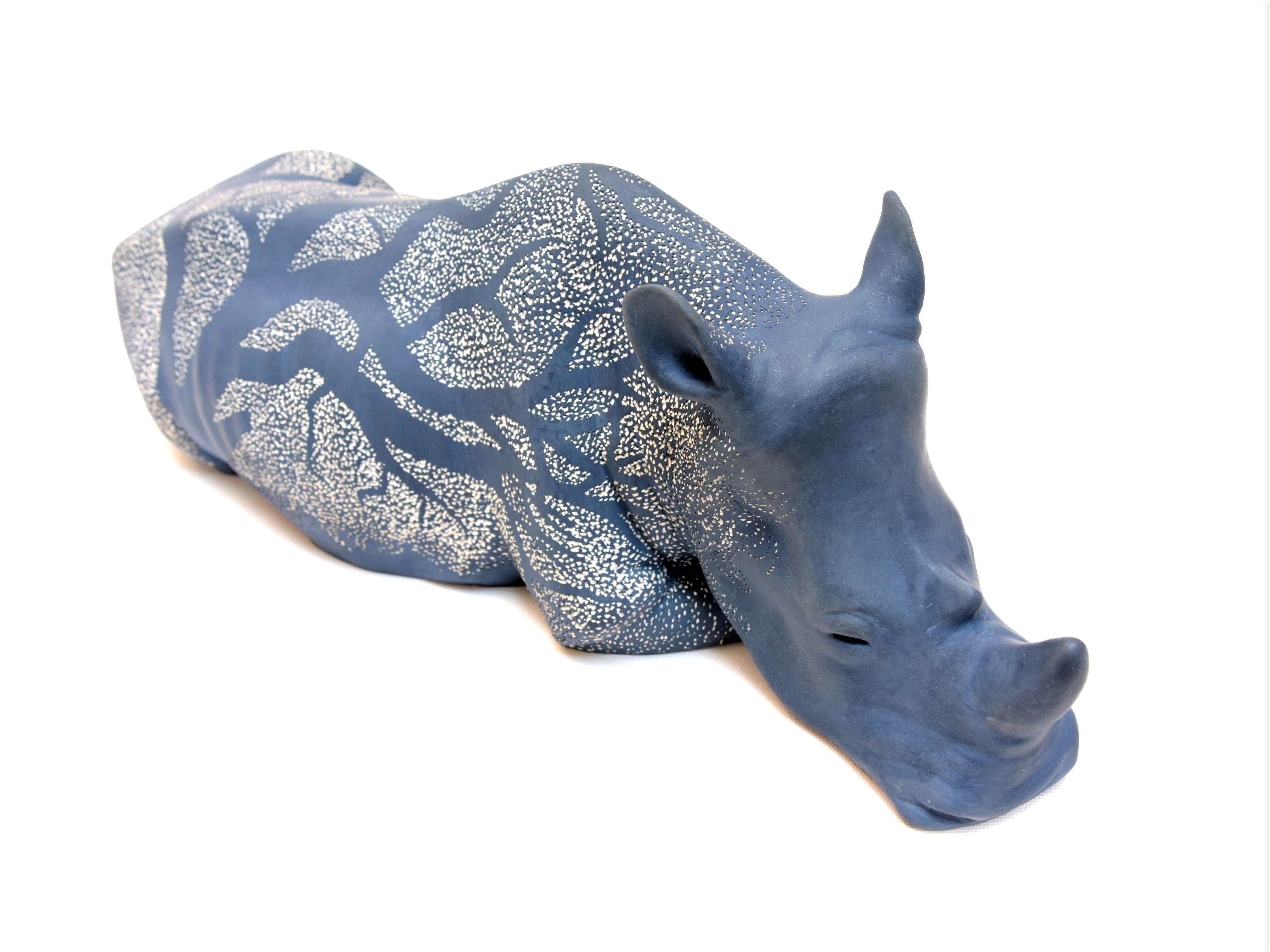 Sabina Pelc Figurative Sculpture - "Rhinoceros - Night Shadow", unique, animal sculpture, ceramic, sgraffito 