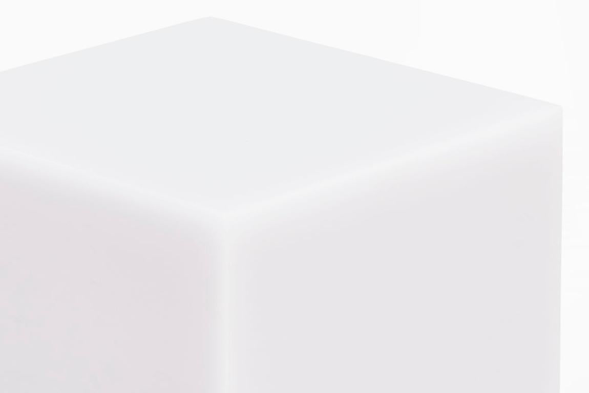 Moderne Sabine Marcelis table d'appoint contemporaine marshmellow blanche avec cube à bonbons crème  en vente