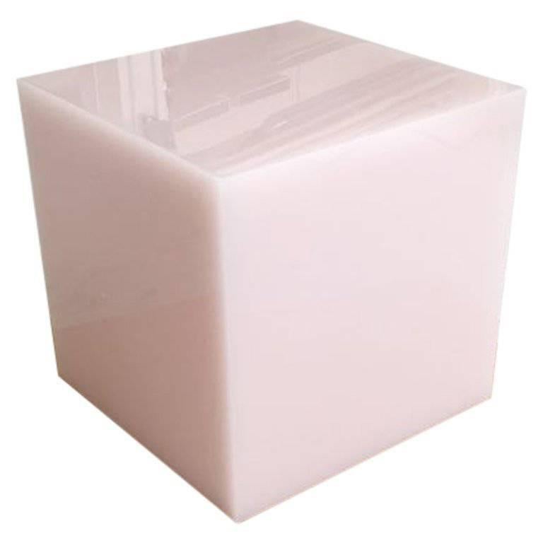 Néerlandais Sabine Marcelis Table d'appoint en résine coulée rose pâle Candy Cube Design Contemporary en vente
