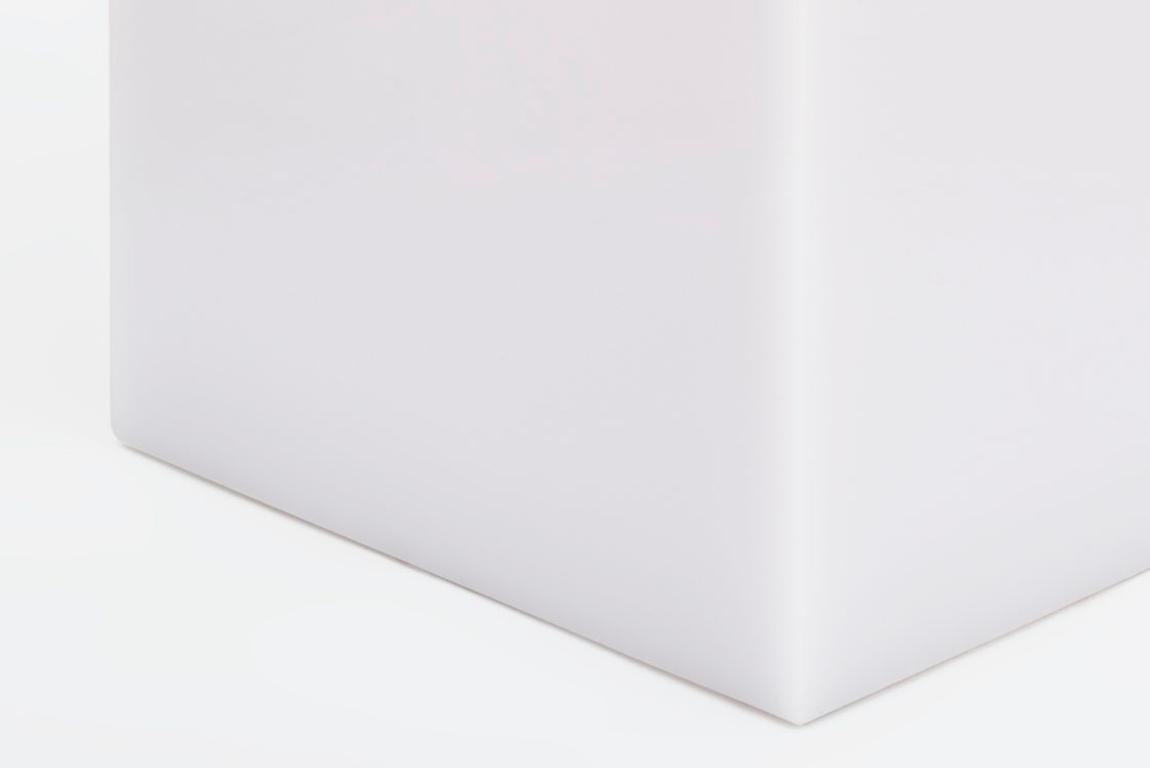 Néerlandais Sabine Marcelis table d'appoint contemporaine marshmellow blanche avec cube à bonbons crème  en vente