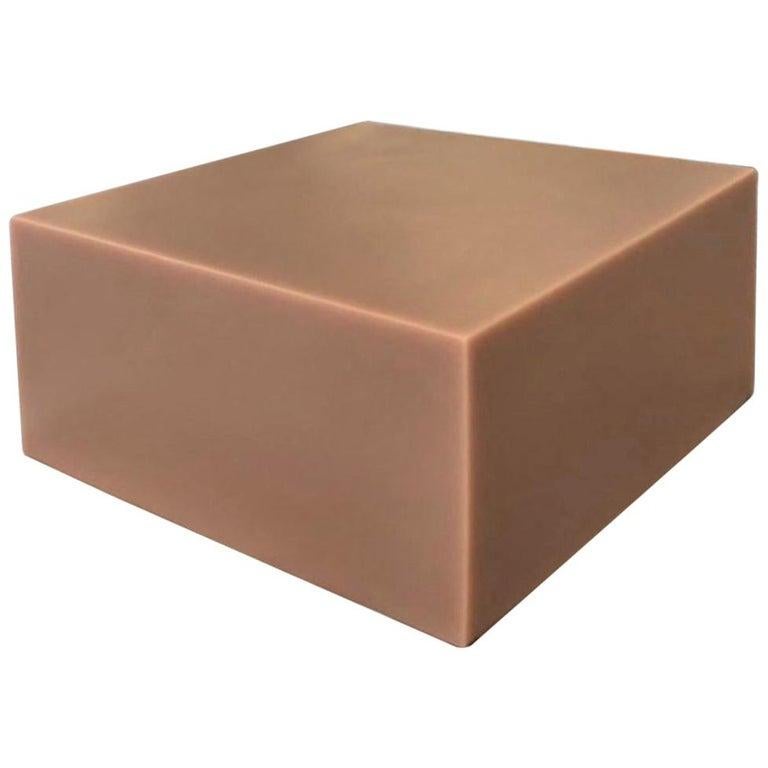 XXIe siècle et contemporain Sabine Marcelis Custom Candy Cube Colour Brown Table d'appoint contemporaine en résine en vente