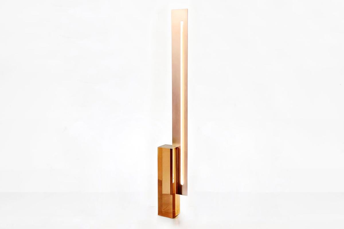 Sabine Marcelis 
Floor lamp/ Standing Lamp 
From the “Rotterdam” series
Manufactured by Sabine Marcelis
Produced in exclusive for SIDE GALLERY
Rotterdam, The Netherlands 2020
Resin, Neon, Metal Plate (+transformer)
Bronze orange resin metal plate