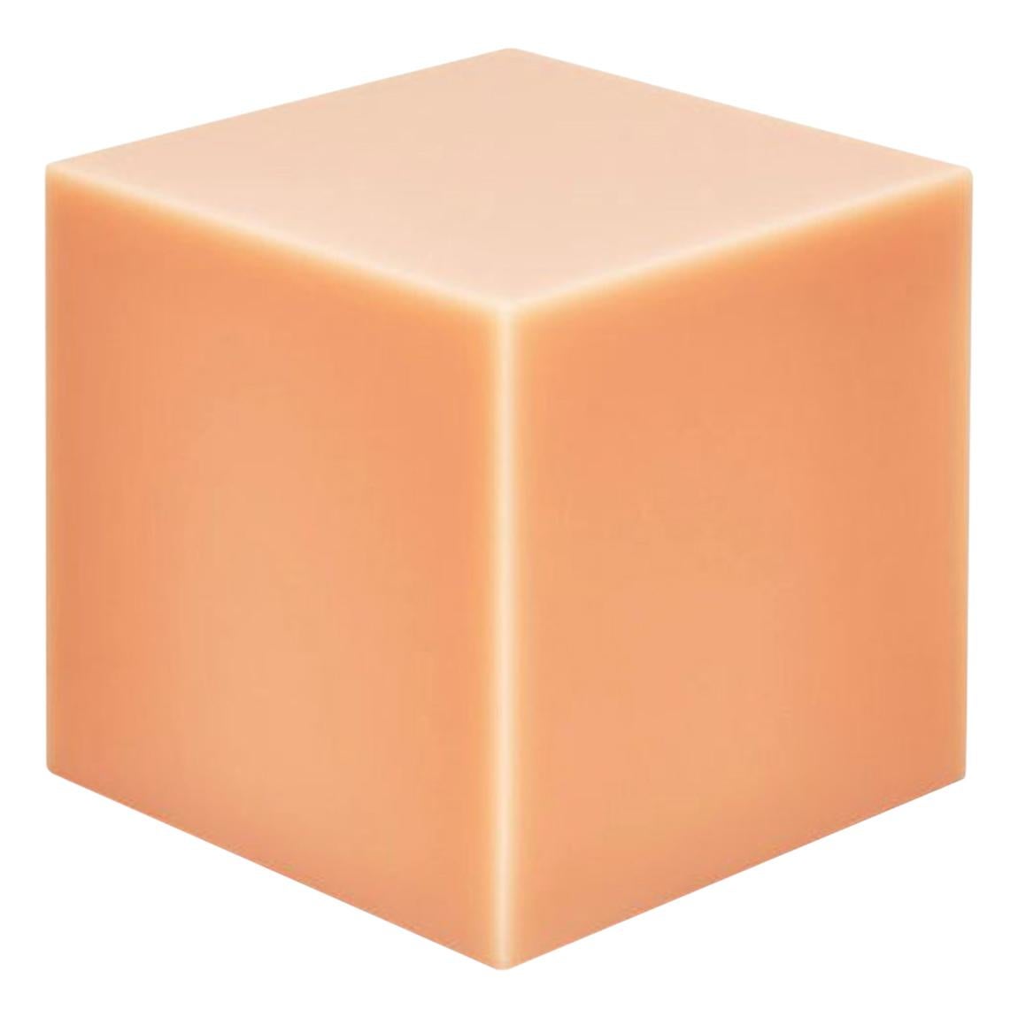Sabine Marcelis Table d'appoint ou Stand de nuit contemporain Candy Cube couleur pêche