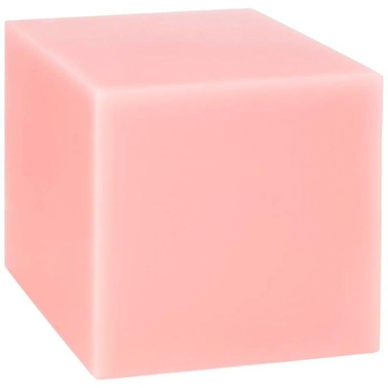 Sabine Marcelis, zeitgenössischer quadratischer Beistelltisch aus rosa Harz mit Candy Cube (Niederländisch) im Angebot