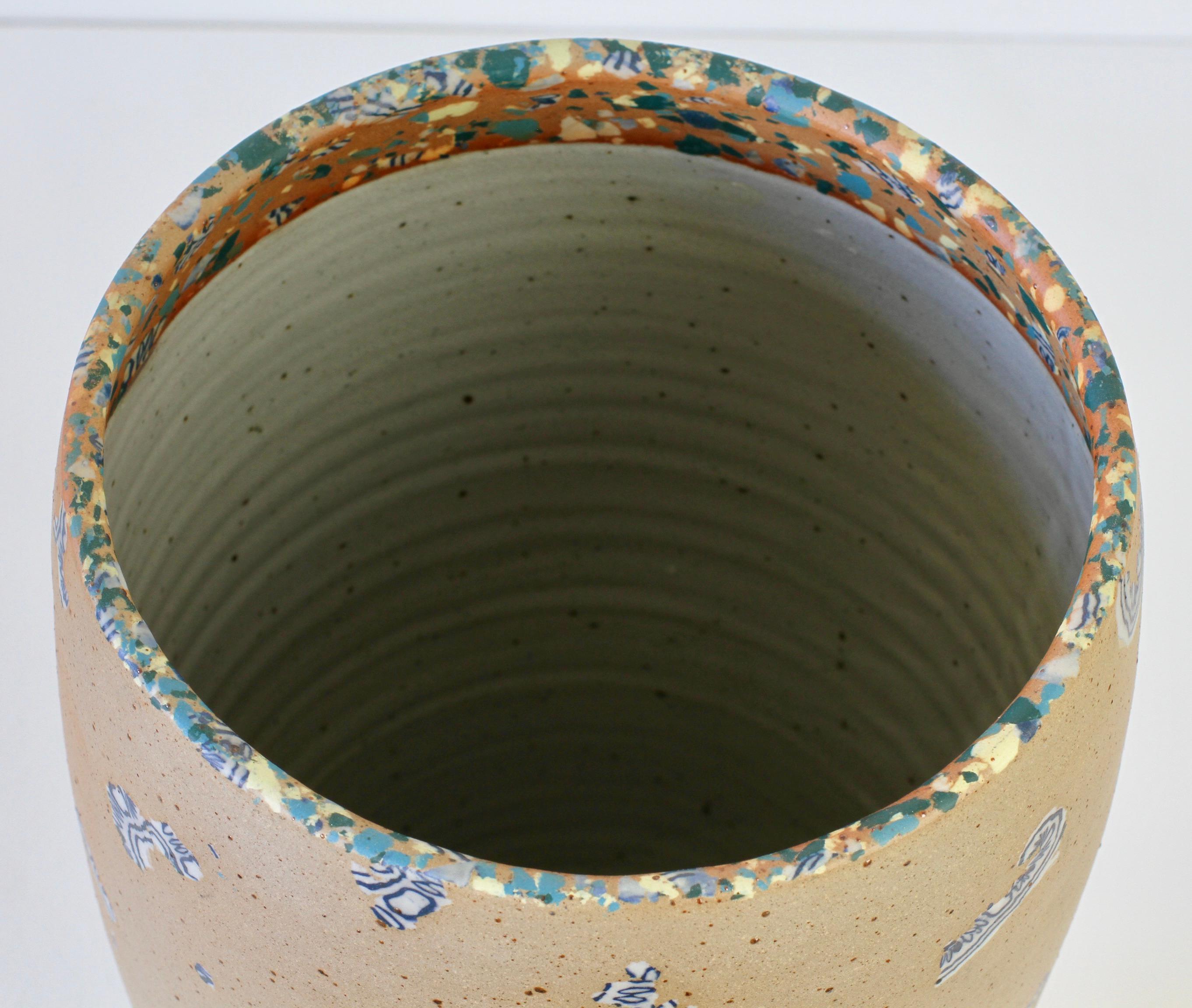 Sabine Moshammer Vase ou Umbrella Stand en poterie de studio d'art allemand, c.C. 1990 en vente 5