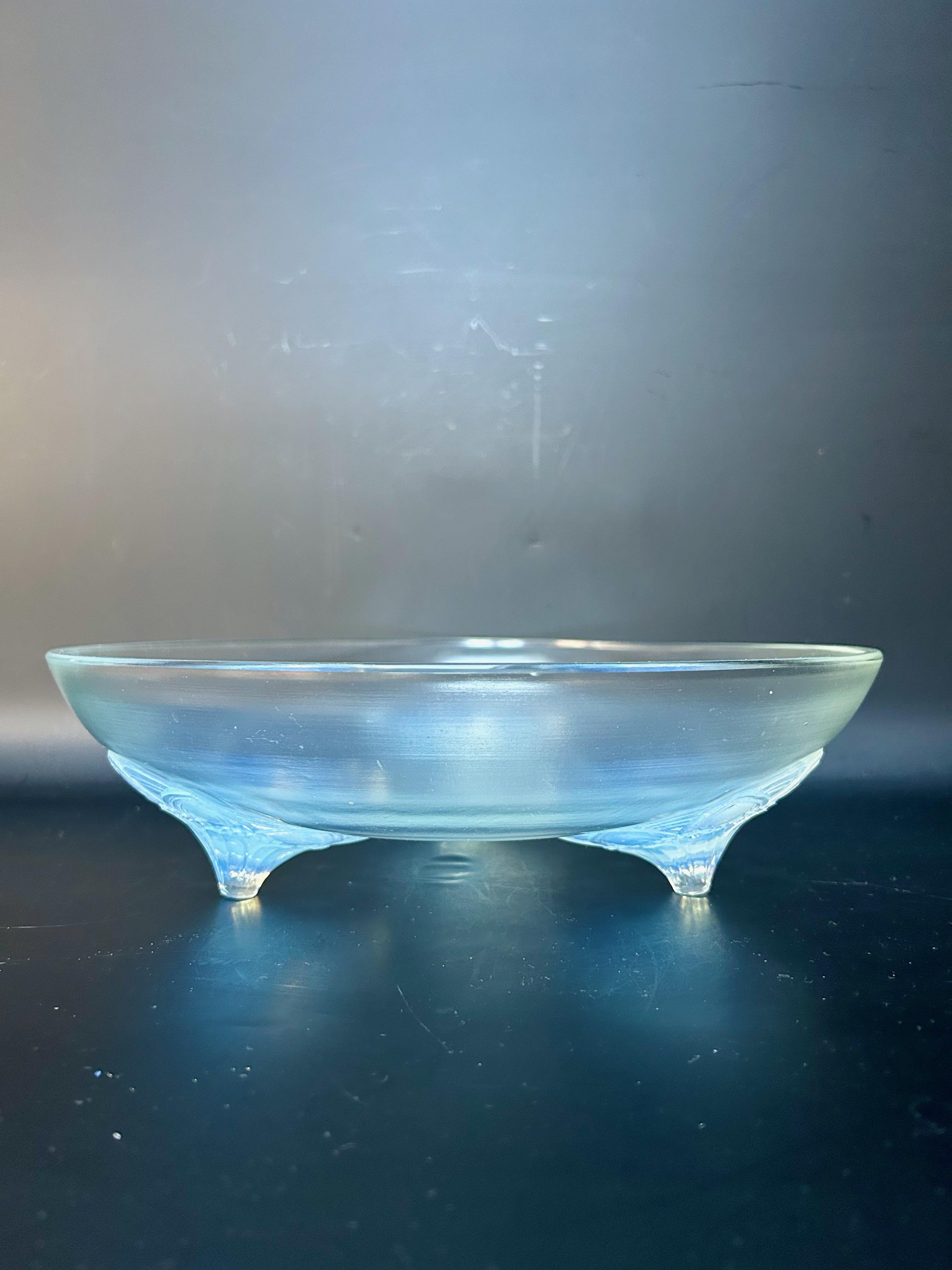 Sabino Art Deco Opalescent Glas Schale Anemonen im Zustand „Hervorragend“ im Angebot in NANTES, FR