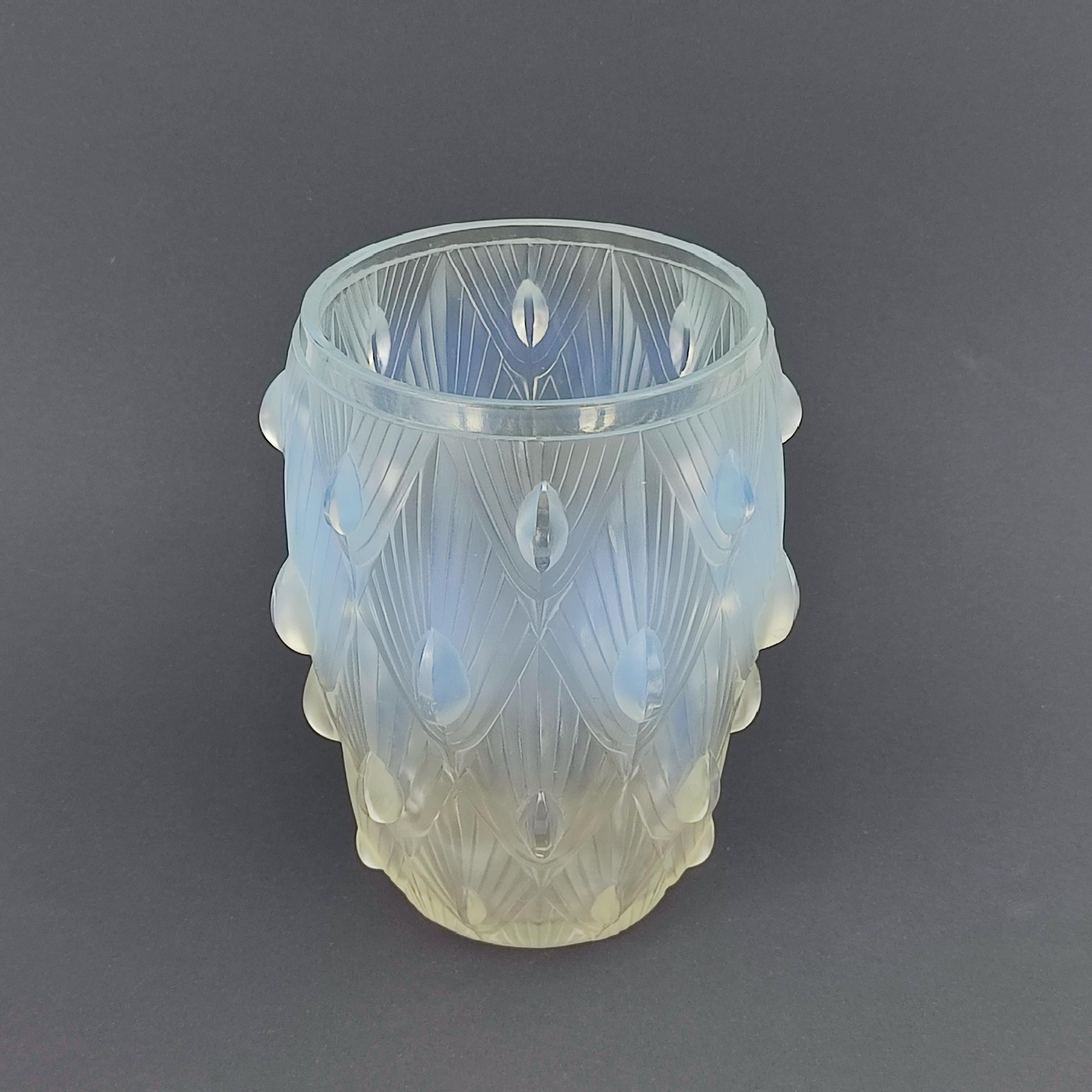 Vaso in vetro opalescente Sabino Art Glass, Francia, 1930 in vendita 3