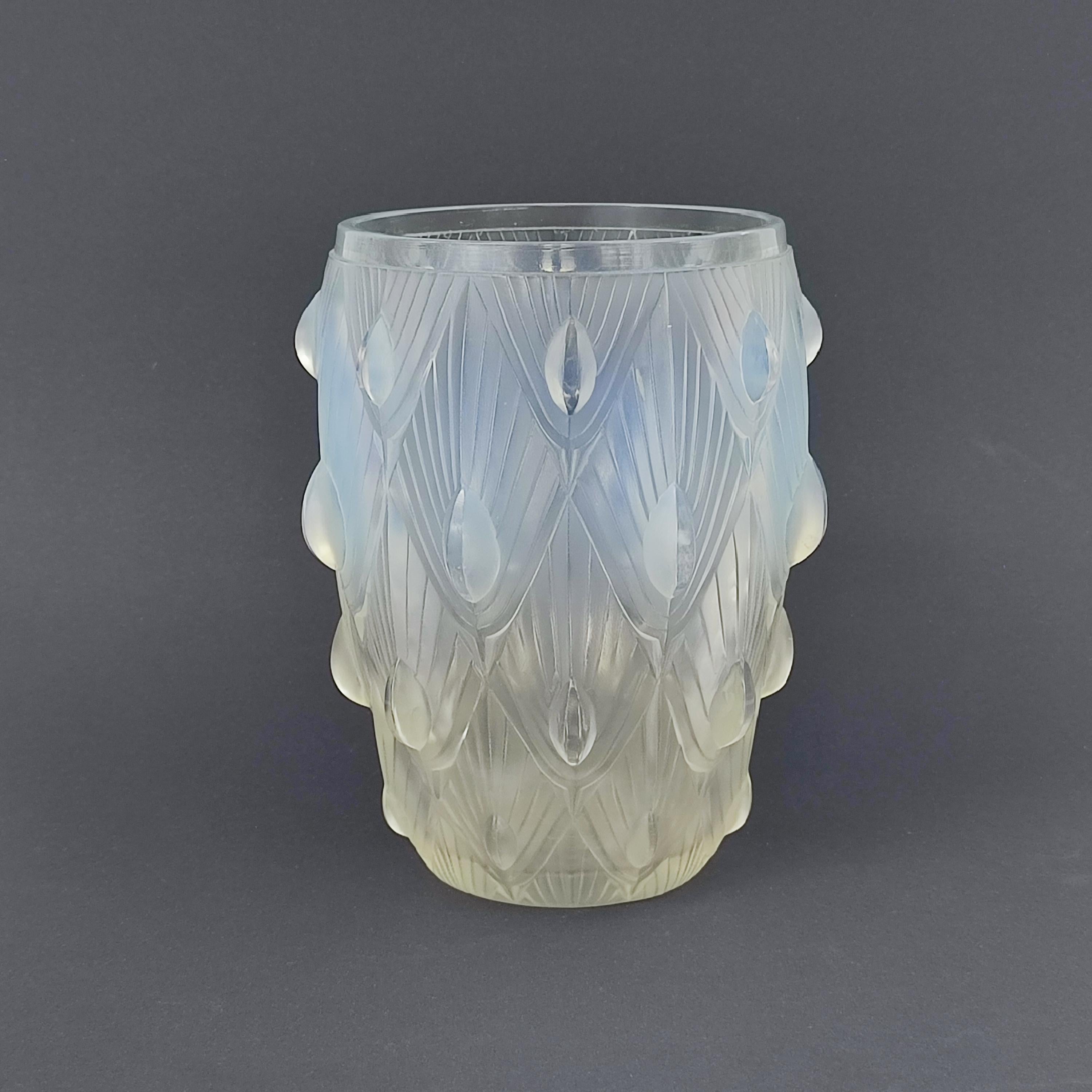 Vaso in vetro opalescente Sabino Art Glass, Francia, 1930 in vendita 1