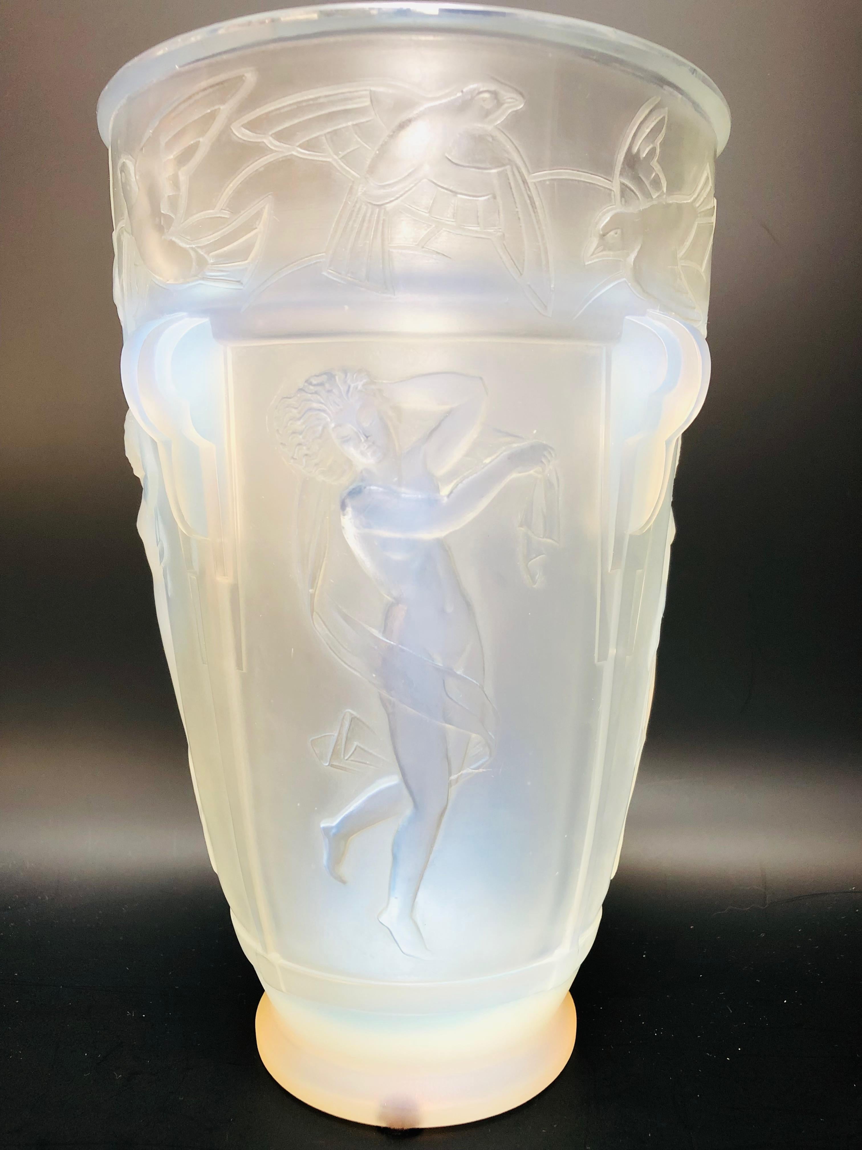 Vase Sabino Art Déco Opalescent La Danse en vente 2