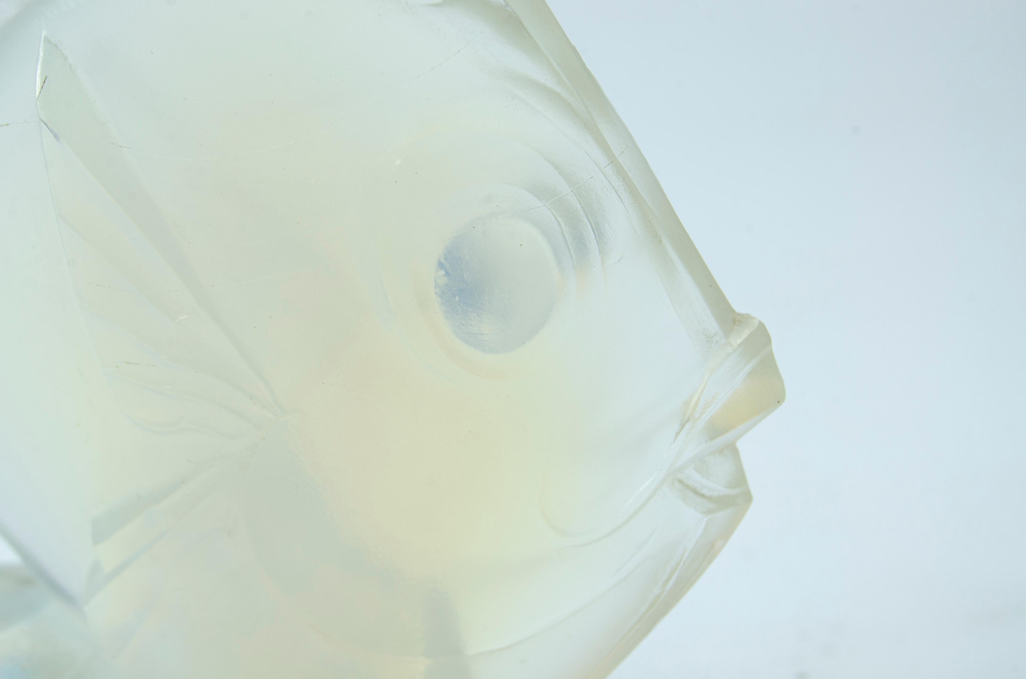 Sabino Künstlerisches opalisierendes „Fisch“ aus Glas (Französisch) im Angebot