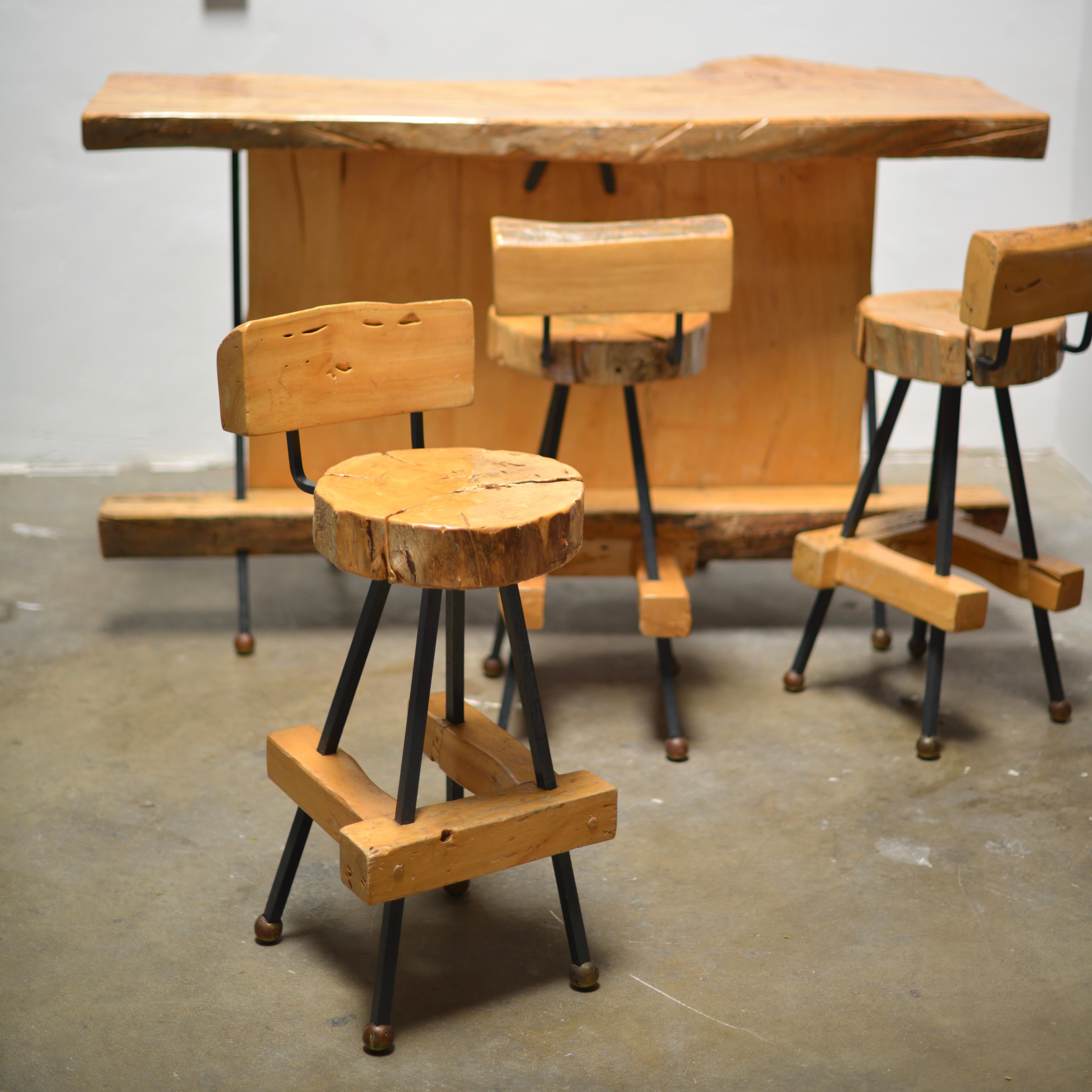 Juego de Bar y Taburete de Madera de Burl Sabino Mexicano en venta