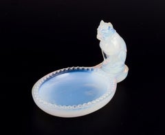 Sabino, France. Business card holder with a French bulldog in art glass.