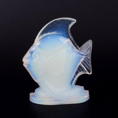 Sabino, France. Fish in art glass. Art Deco opaline glass.