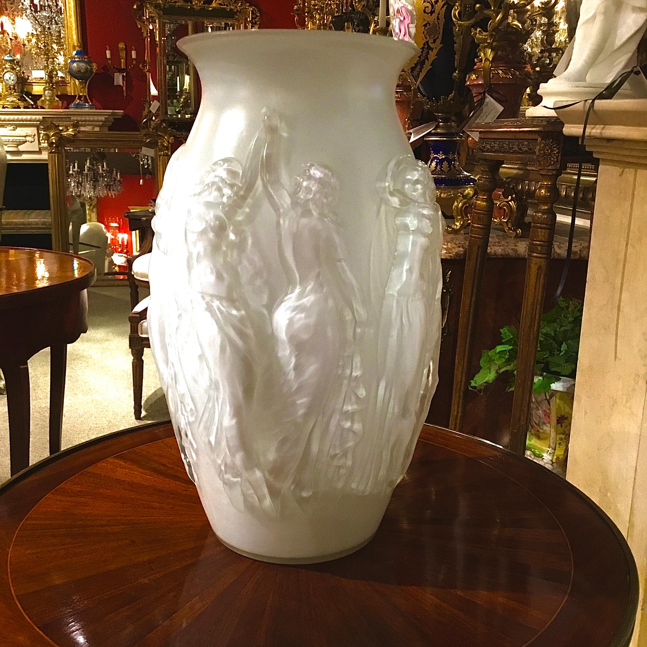 Exceptional and important thick and translucent mouth blown glass vase
With high relief of dancers encircling the entirety of this beautiful vase.
It is signed in the glass on the bottom Sabino France.
It is from the artist Marius Earnest Sabino.