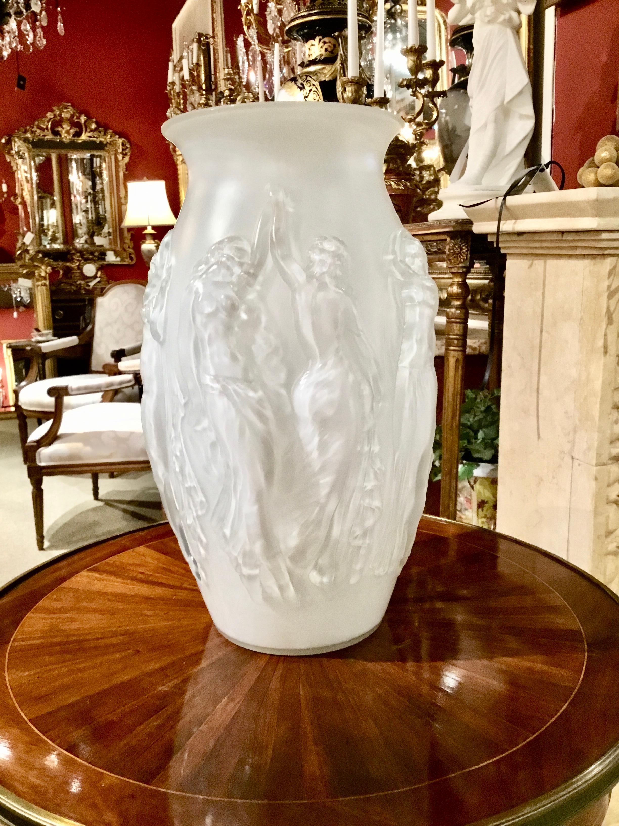Art Deco Sabino/France Mouth Blown Vase “La Danse” in Translucent White Glass of Dancers