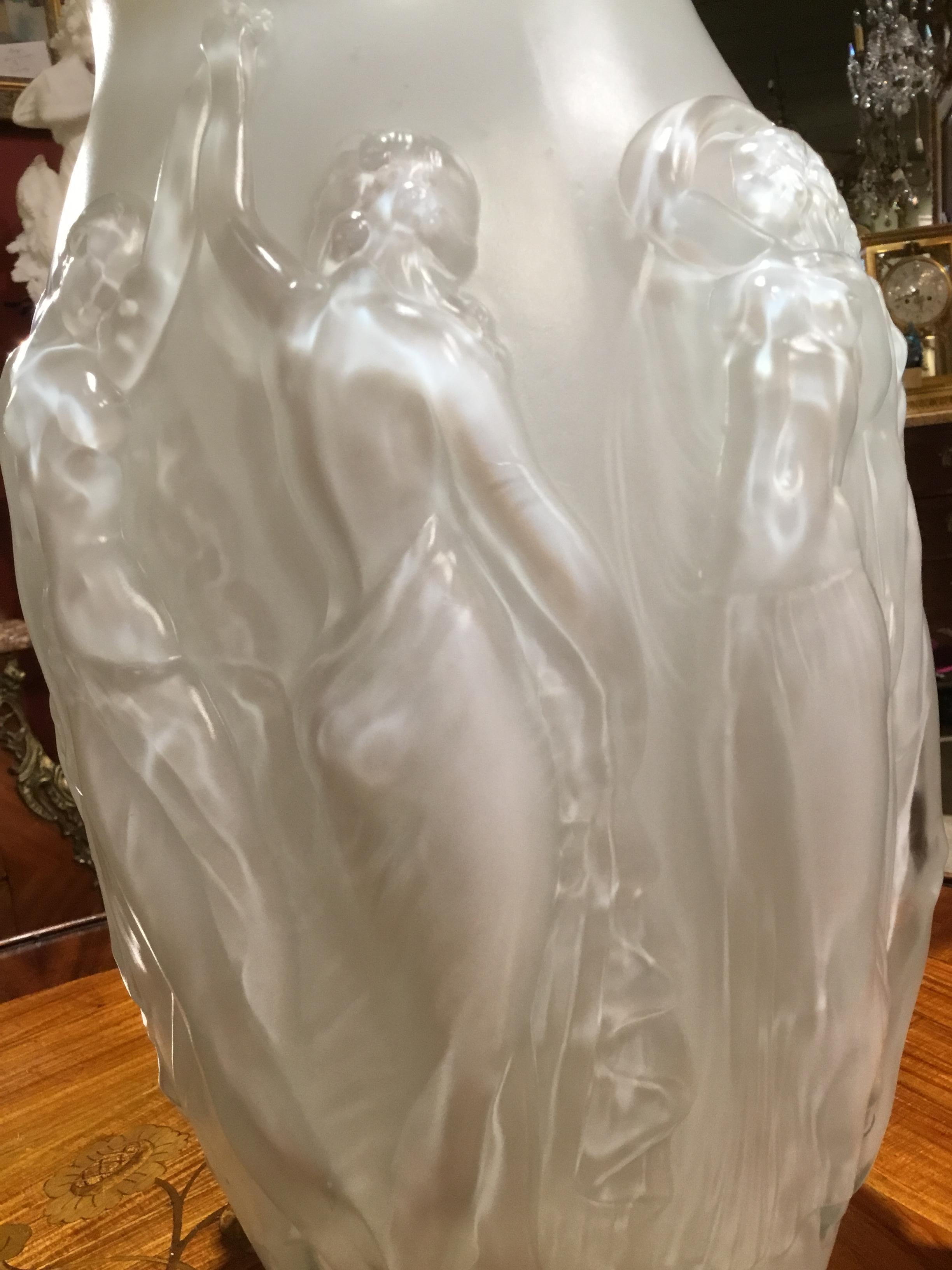 20th Century Sabino/France Mouth Blown Vase “La Danse” in Translucent White Glass of Dancers