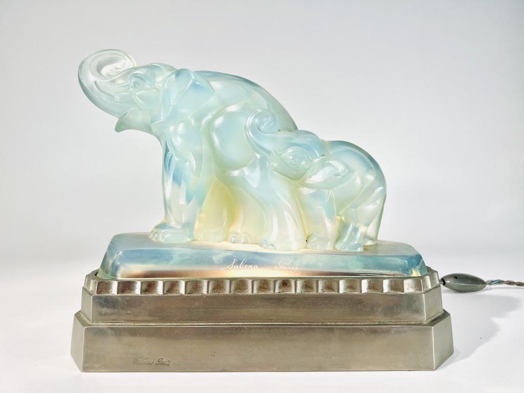 Incredible table lamp in Art Deco glass signed SABINO opalescent Elephant and cub with chrome base signed on the base and piece.