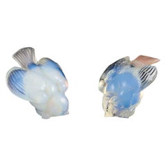 Sabino, France. Deux oiseaux en verre d'art, verre opalin Art Déco.