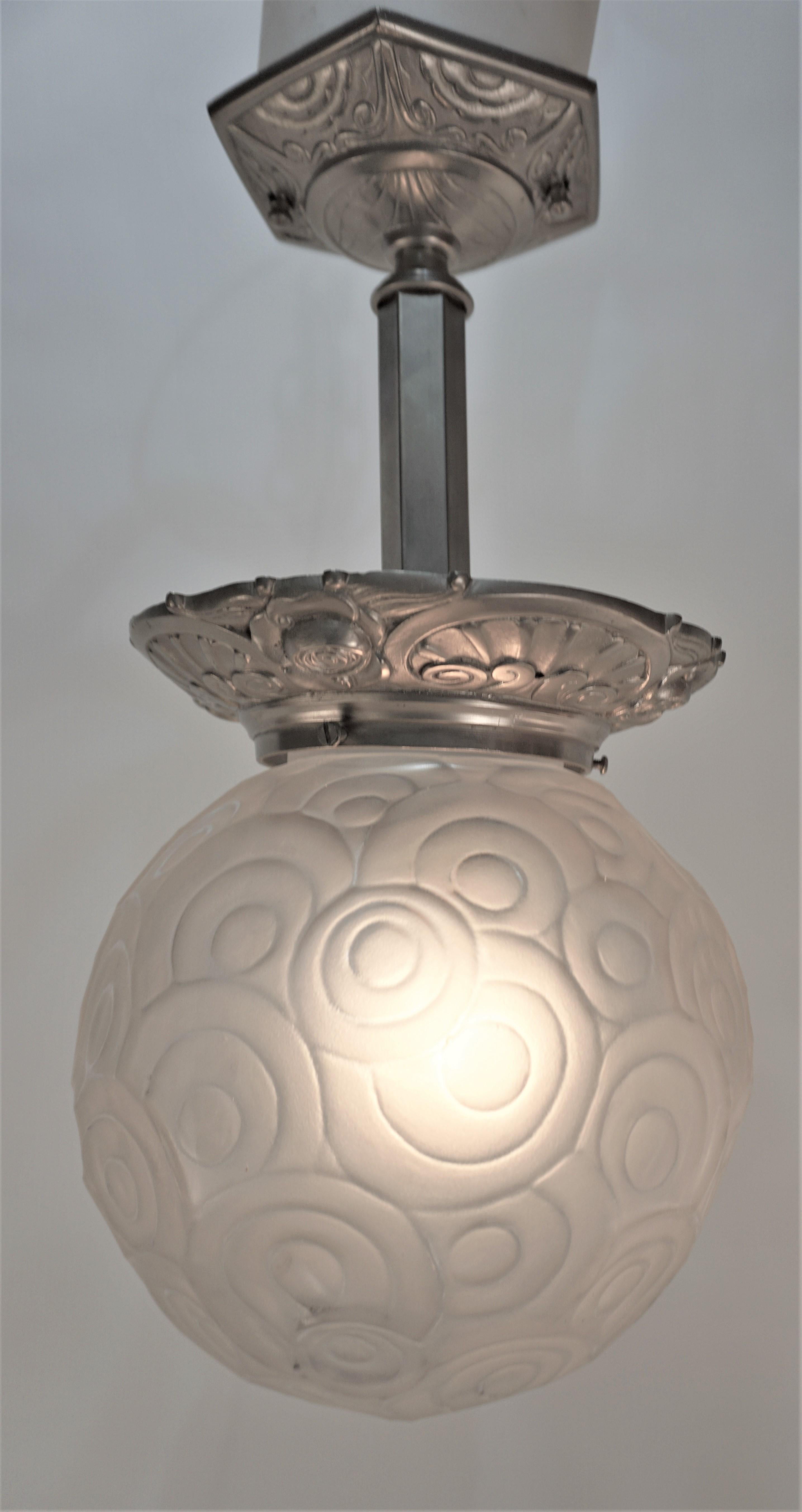Sabino French 1930's Art Deco Chandelier For Sale 3