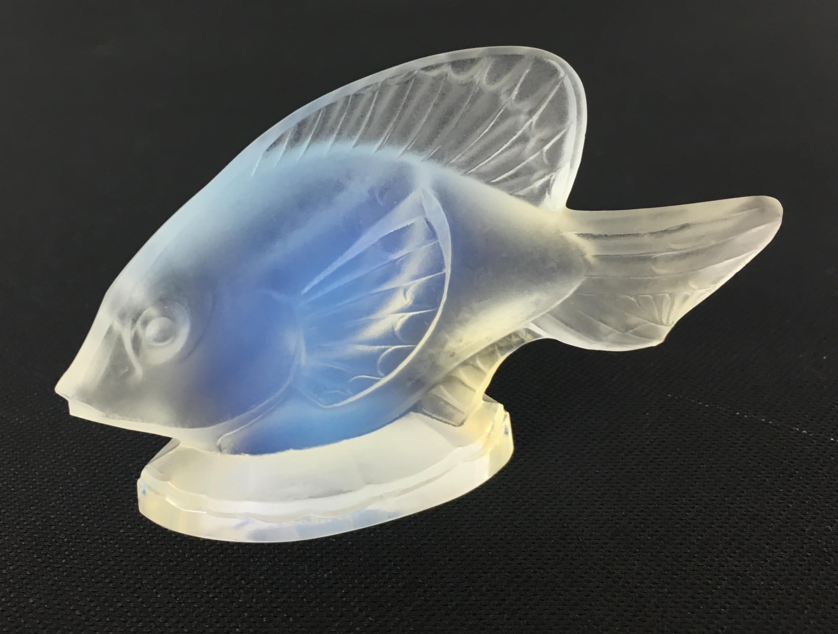 Opalisierende Fischfigur aus Kunstglas von Marius-Ernest Sabino (Handgefertigt) im Angebot