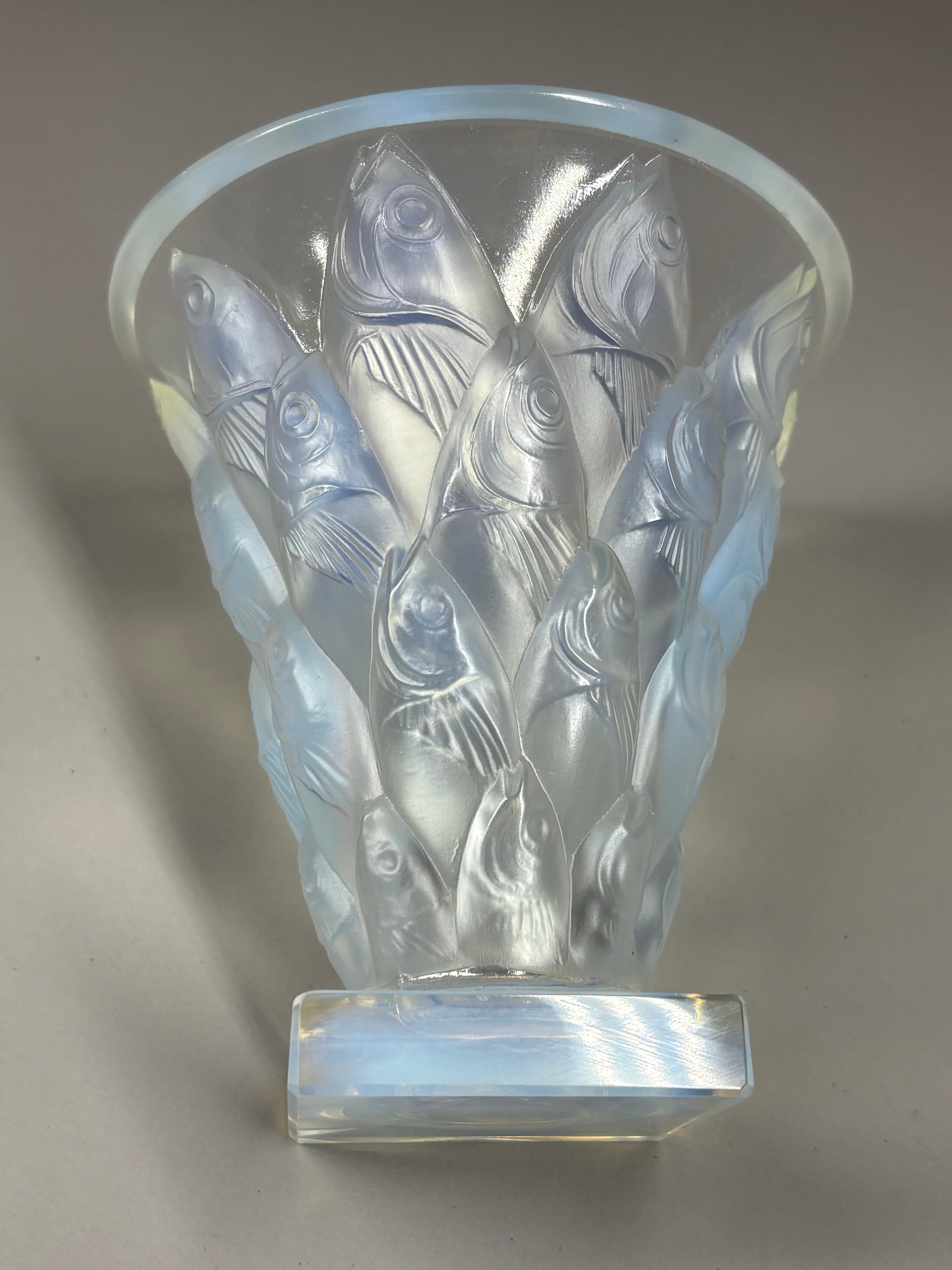 Sabino Paris Art Deco Opalescent Glass “Poissons” Fish Vase