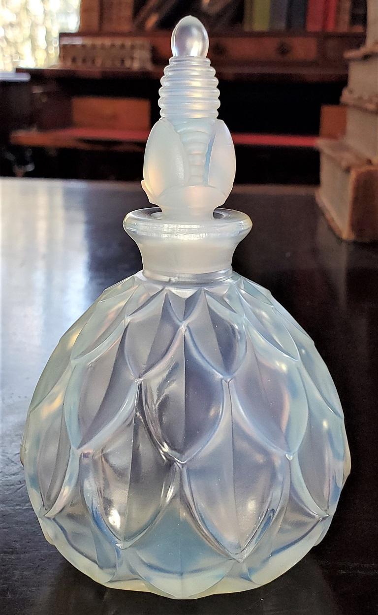 Sabino Petalia Opalescent Art Glass Perfume Bottle In Good Condition In Dallas, TX