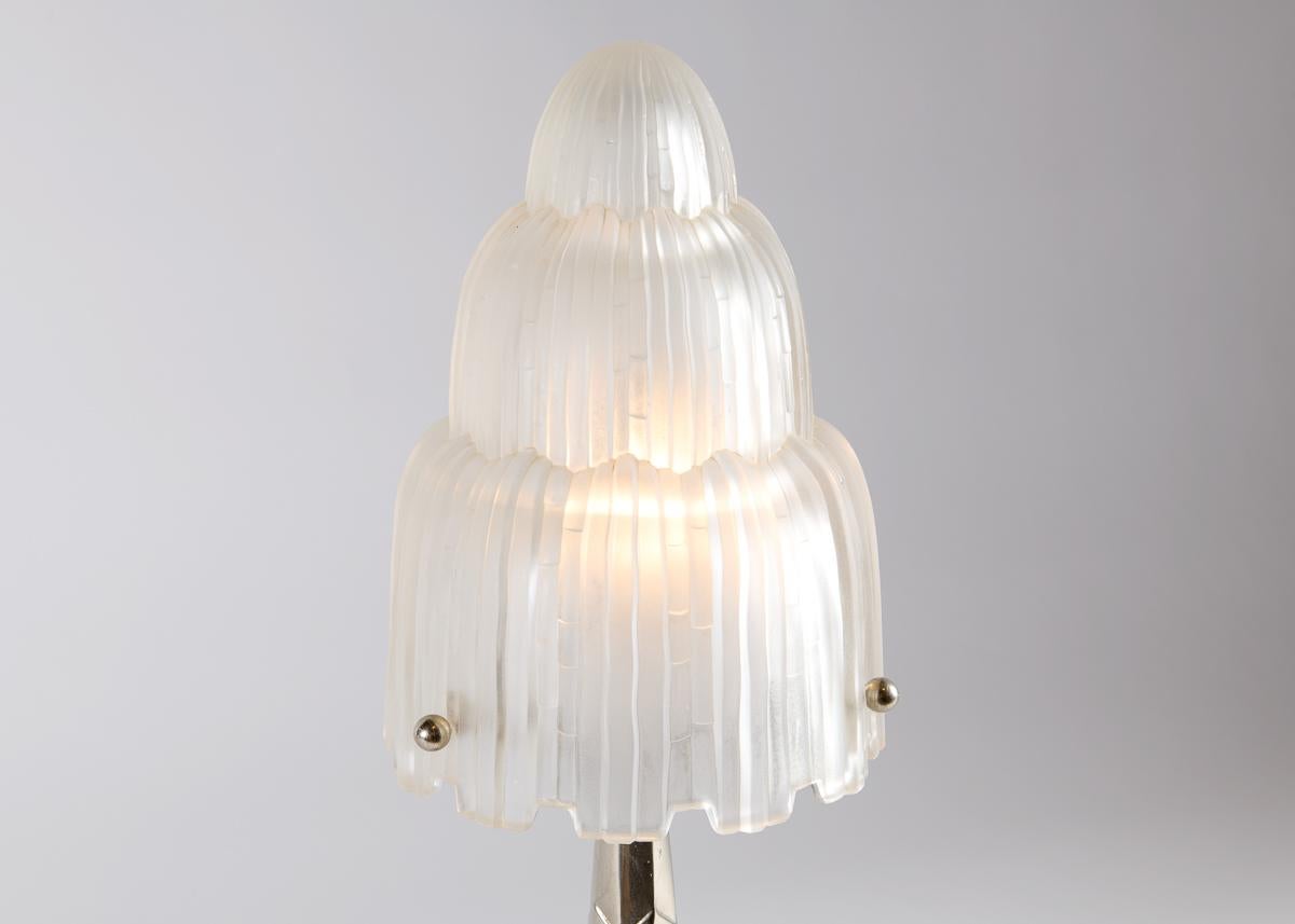Français Sabino, lampe de table en cascade, verre et bronze, France, années 1930 en vente