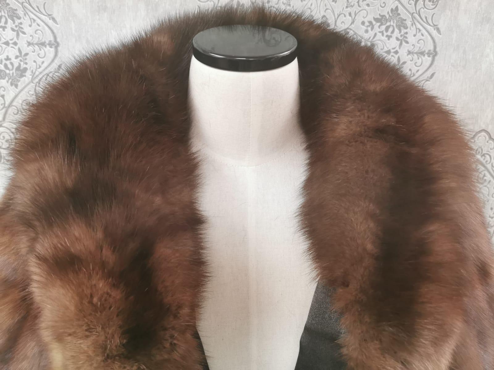 Sable fur coat with a brand new lining size 8 In Good Condition In Montreal, Quebec
