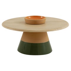 Mesa pequeña Sablier con base de arcilla y tablero de madera de roble de Morica Design