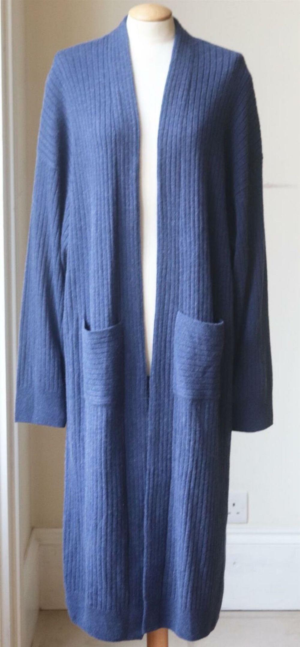 You'll get plenty of wear from this beautiful 'Cade' Sablyn cardigan, long after you days on the ski slopes, it's knitted from soft ribbed cashmere and a long streamline silhouette.
Blue cashmere.
Slips on.
100% Cashmere.

Size: Medium (UK 10, US 6,