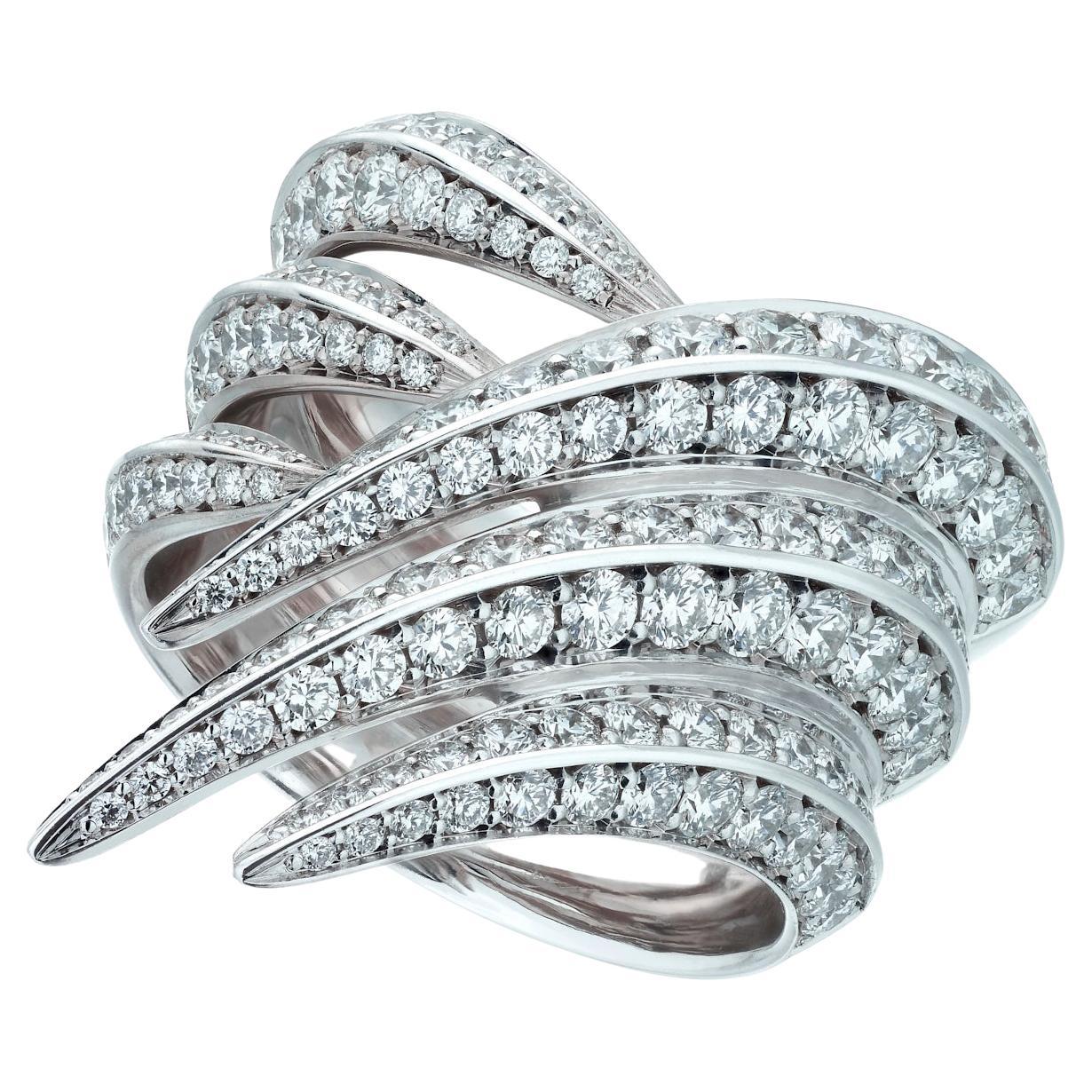 Bague à trois anneaux sabre en or blanc 18 carats et diamants 2,96 carats